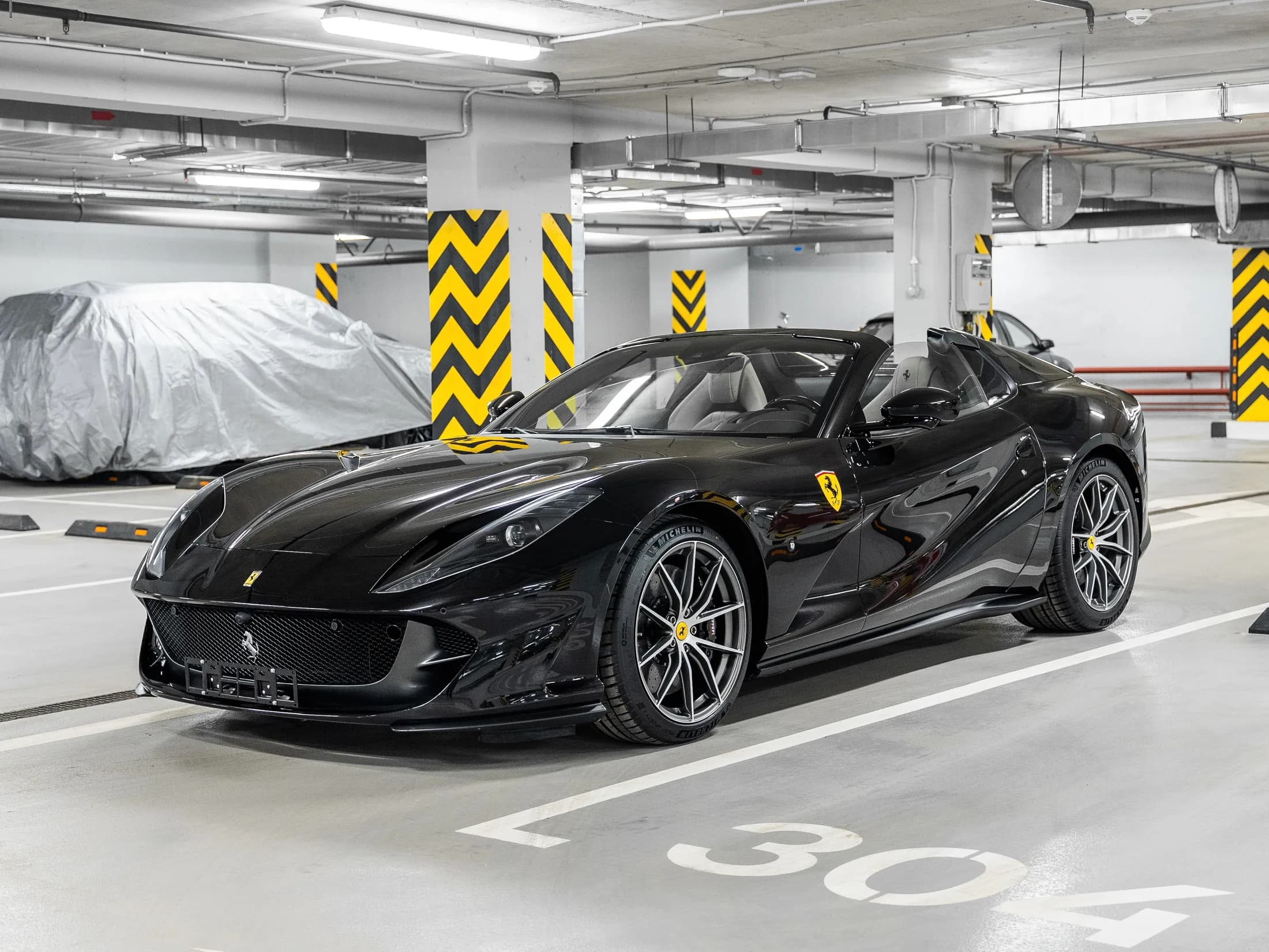 Ferrari 812 GTS 2024
