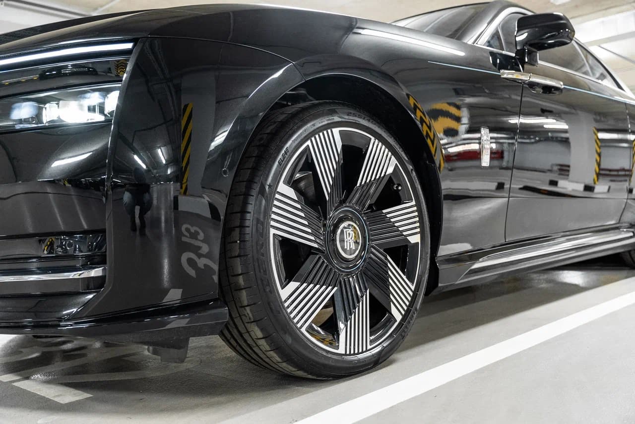 Rolls-Royce Spectre 2024 - фото 4
