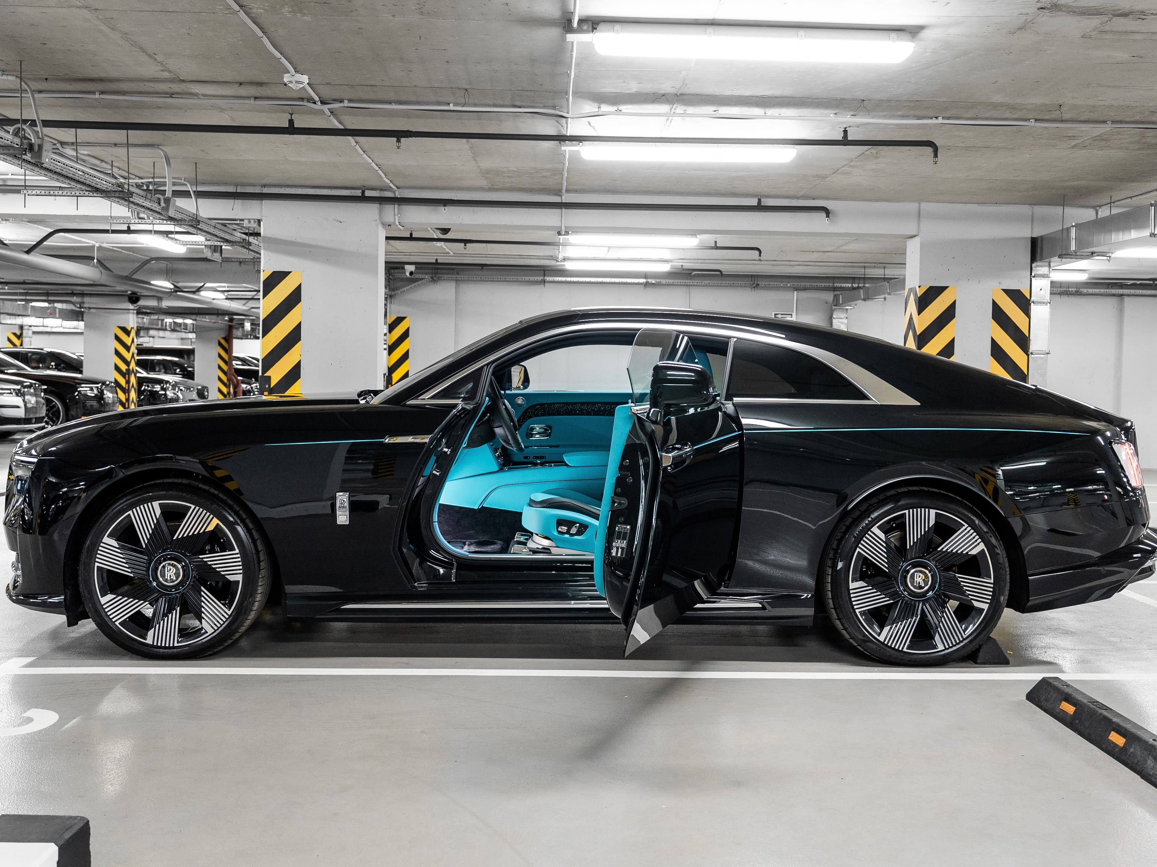 Rolls-Royce Spectre 2024 - фото 12
