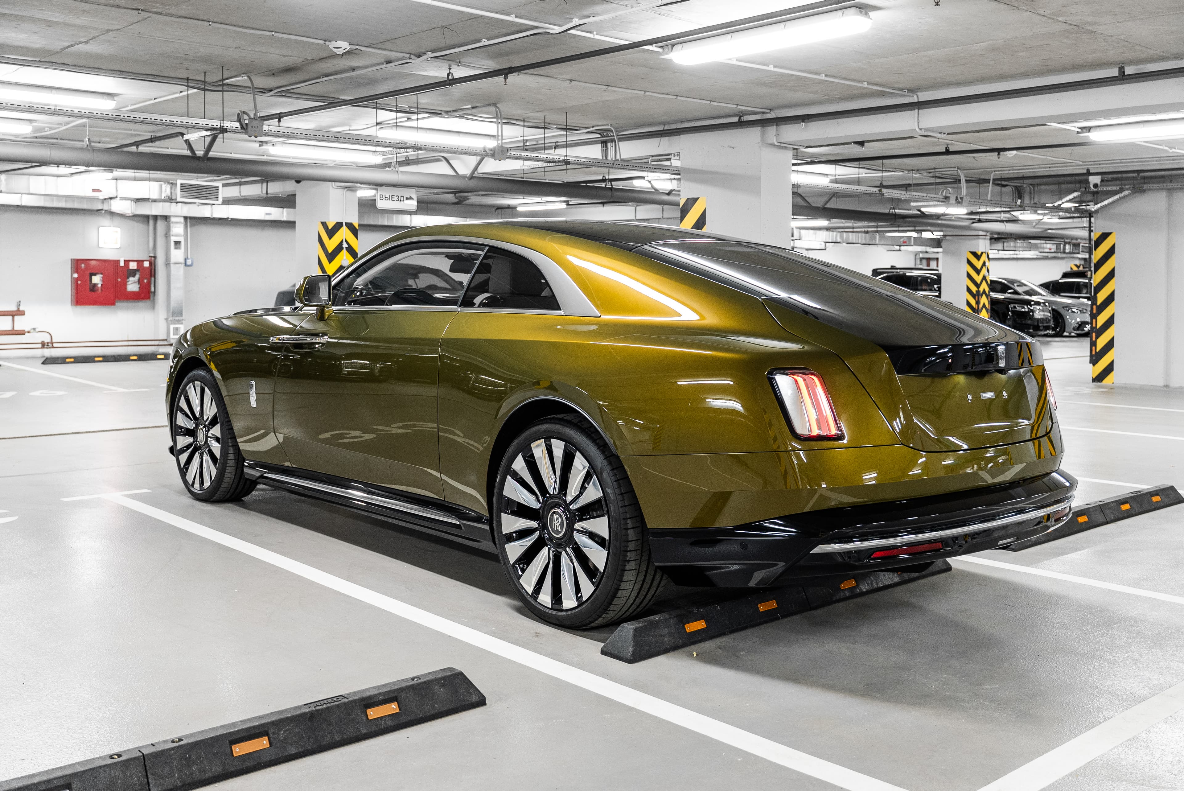 Rolls-Royce Spectre 2025 - фото 5