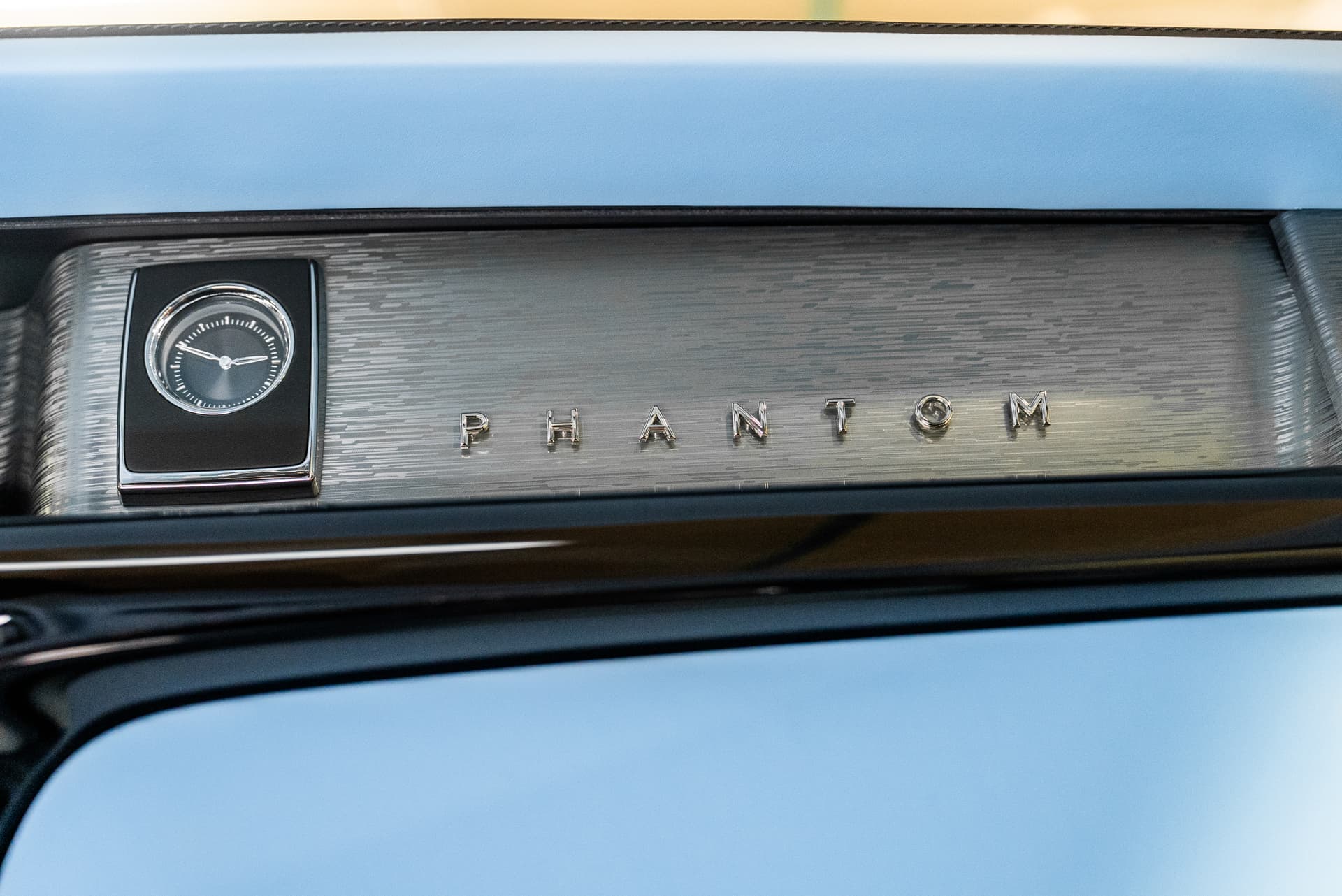 Rolls-Royce Phantom 2025 - фото 31