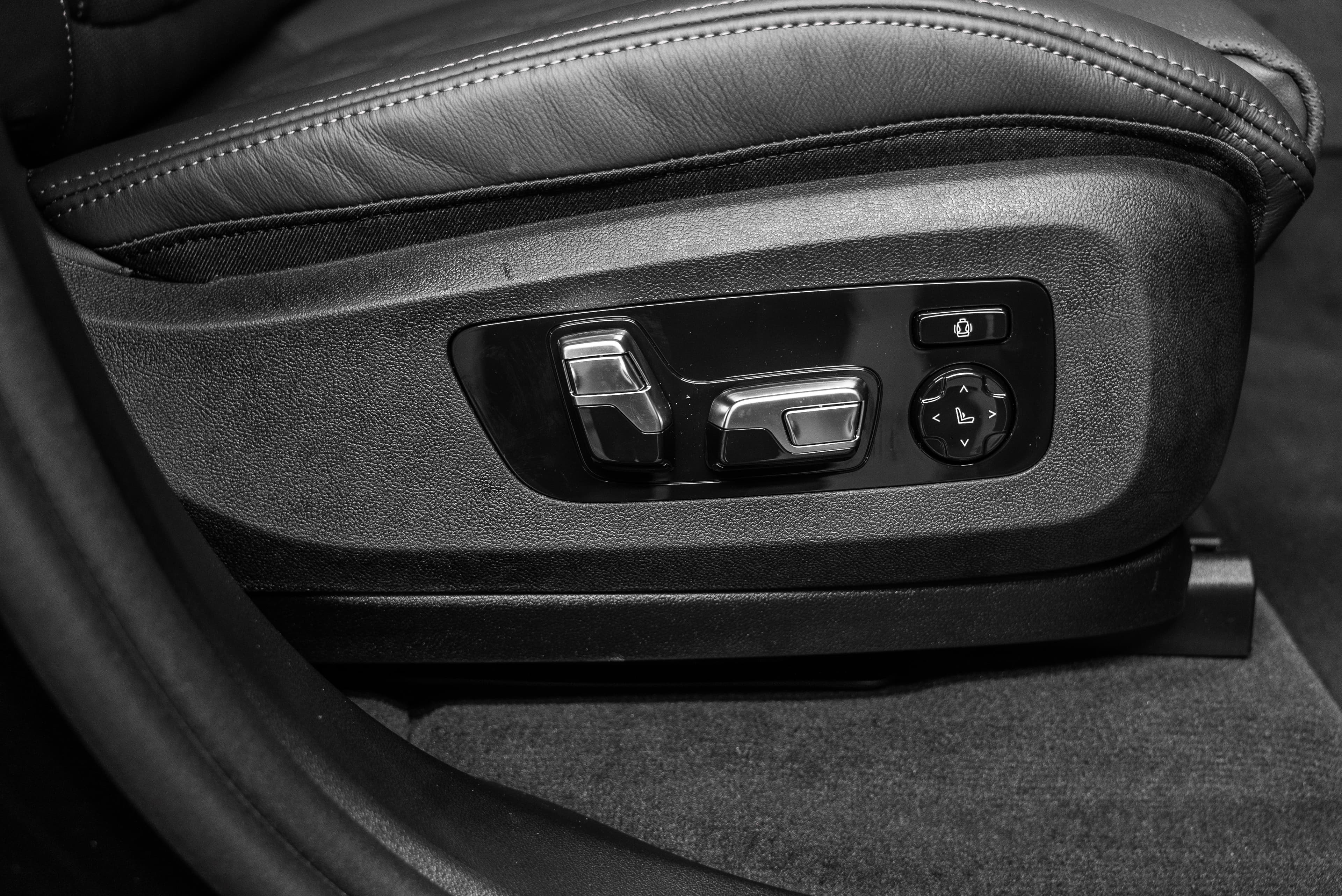 BMW X7 40d 2026 - фото 23