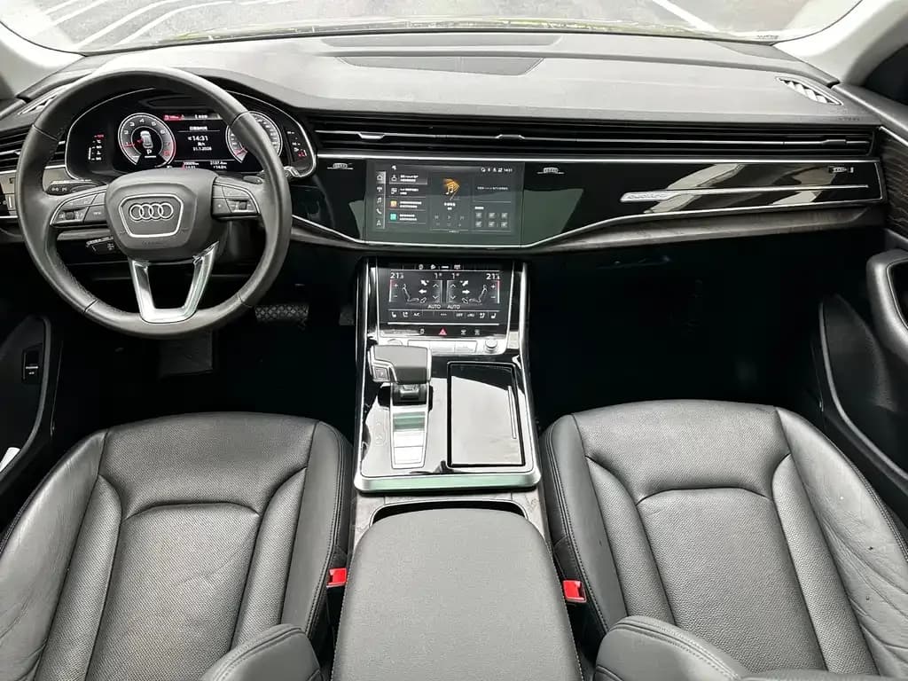 AUDI Q8 55 TFSI 3.0 л. 2023 - фото 8