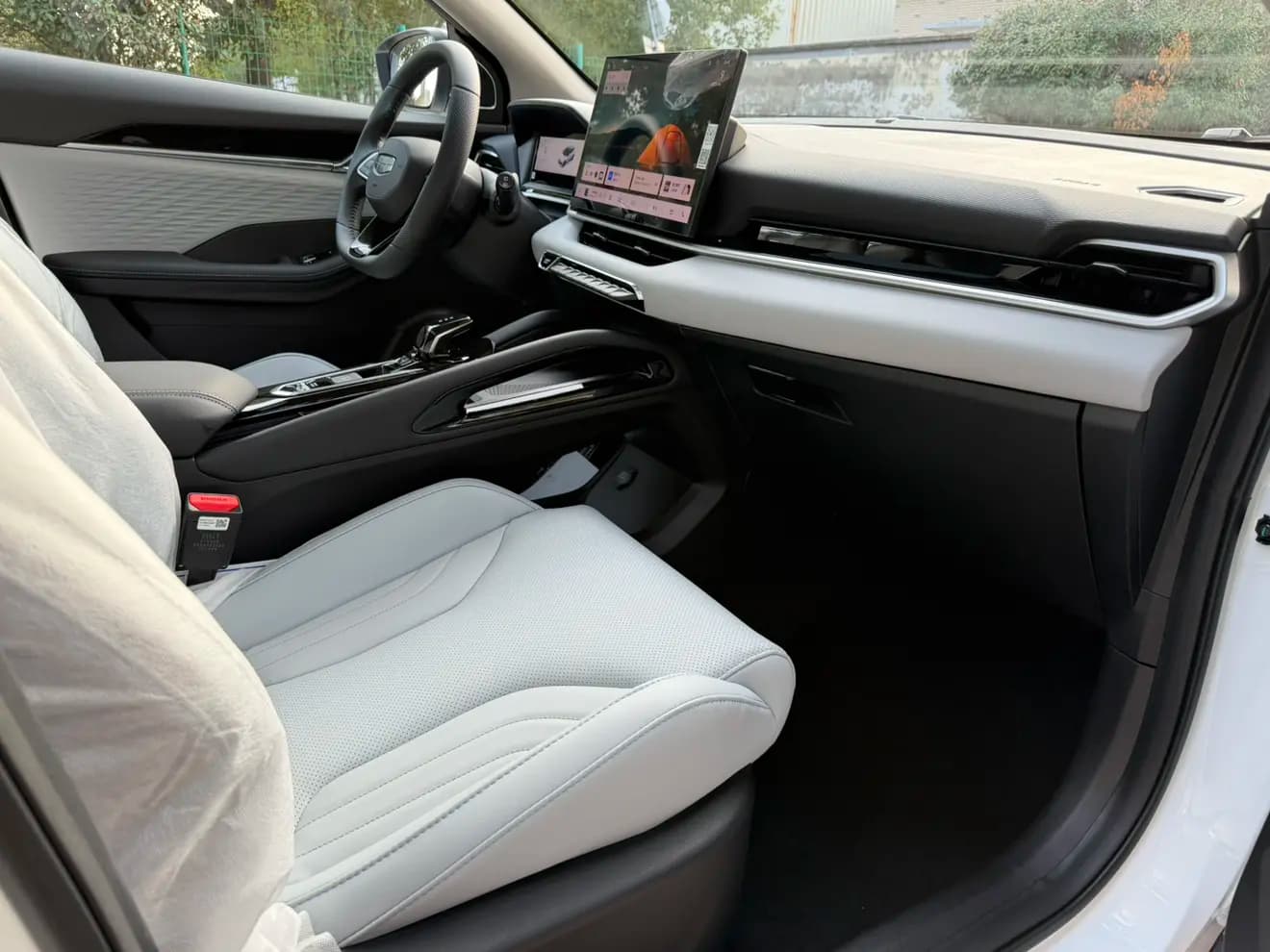 GEELY COOLRAY 2026 - фото 13