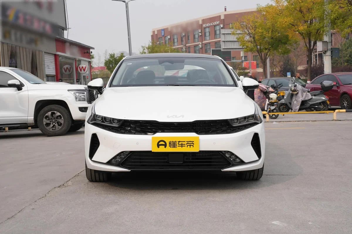 KIA K5 III 2025 - фото 8