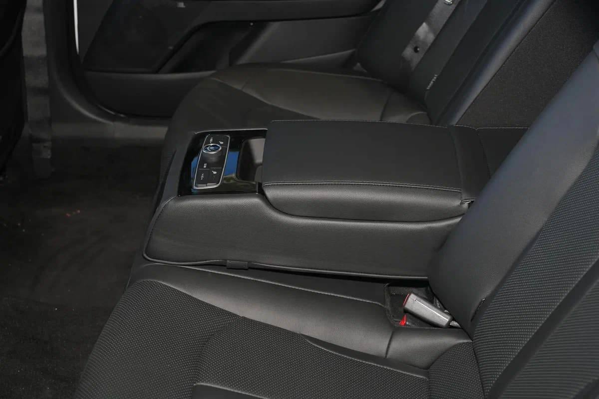 KIA K5 III 2025 - фото 21