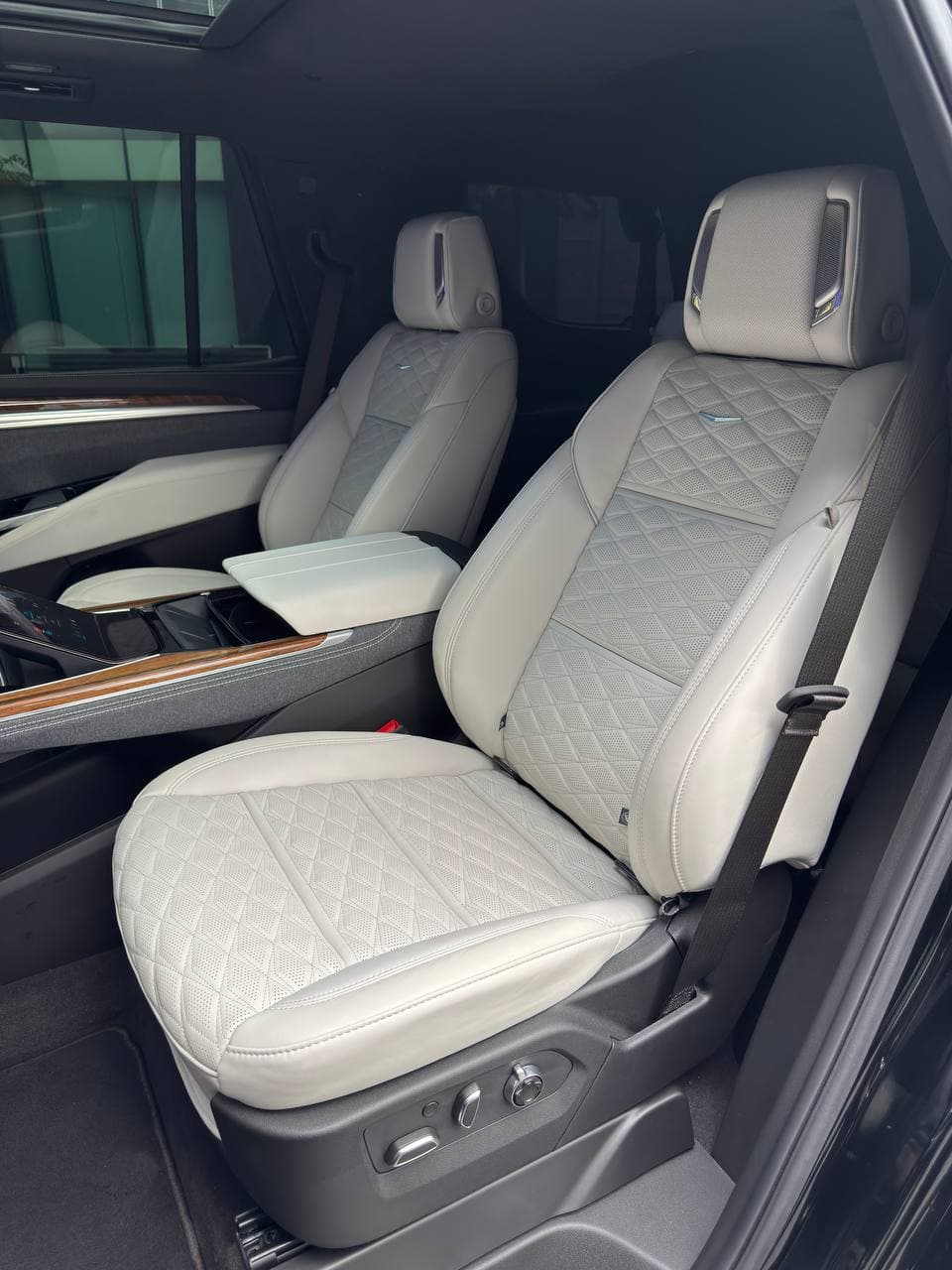 Cadillac Escalade 2025 - фото 23