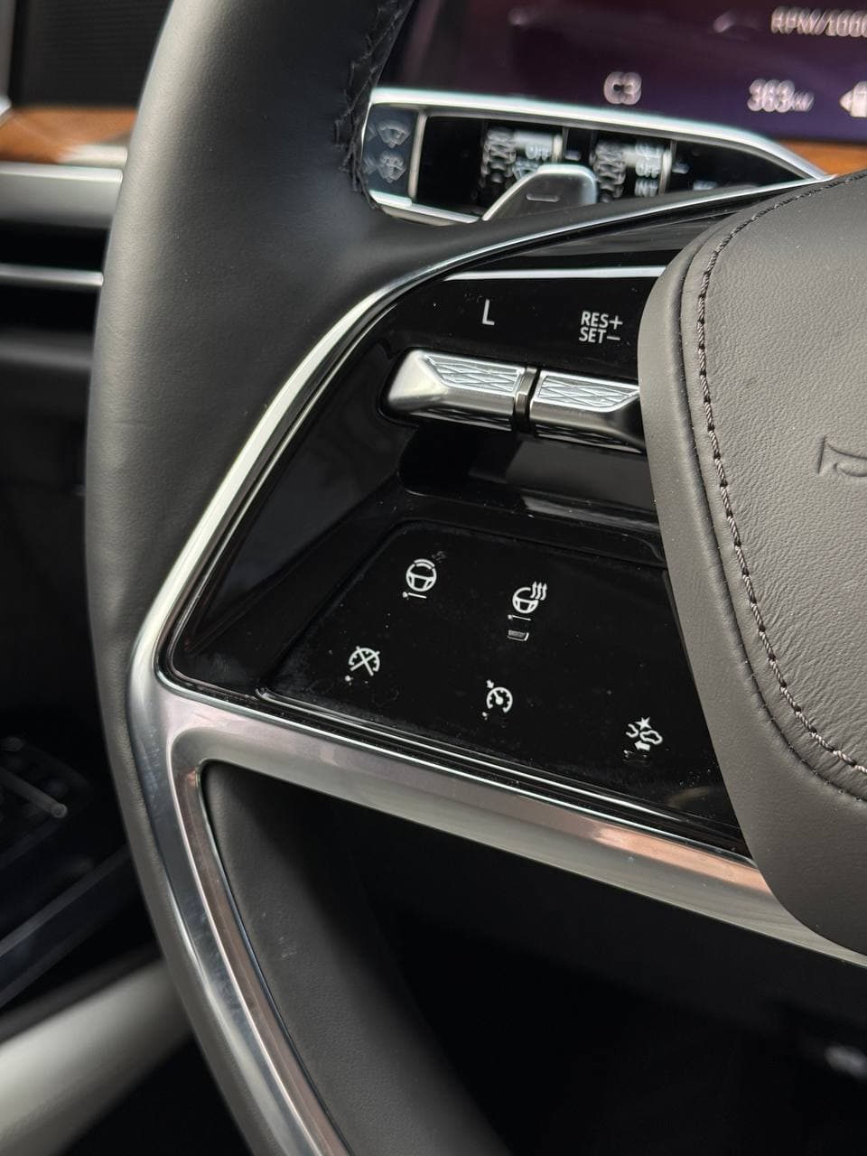 Cadillac Escalade 2025 - фото 16