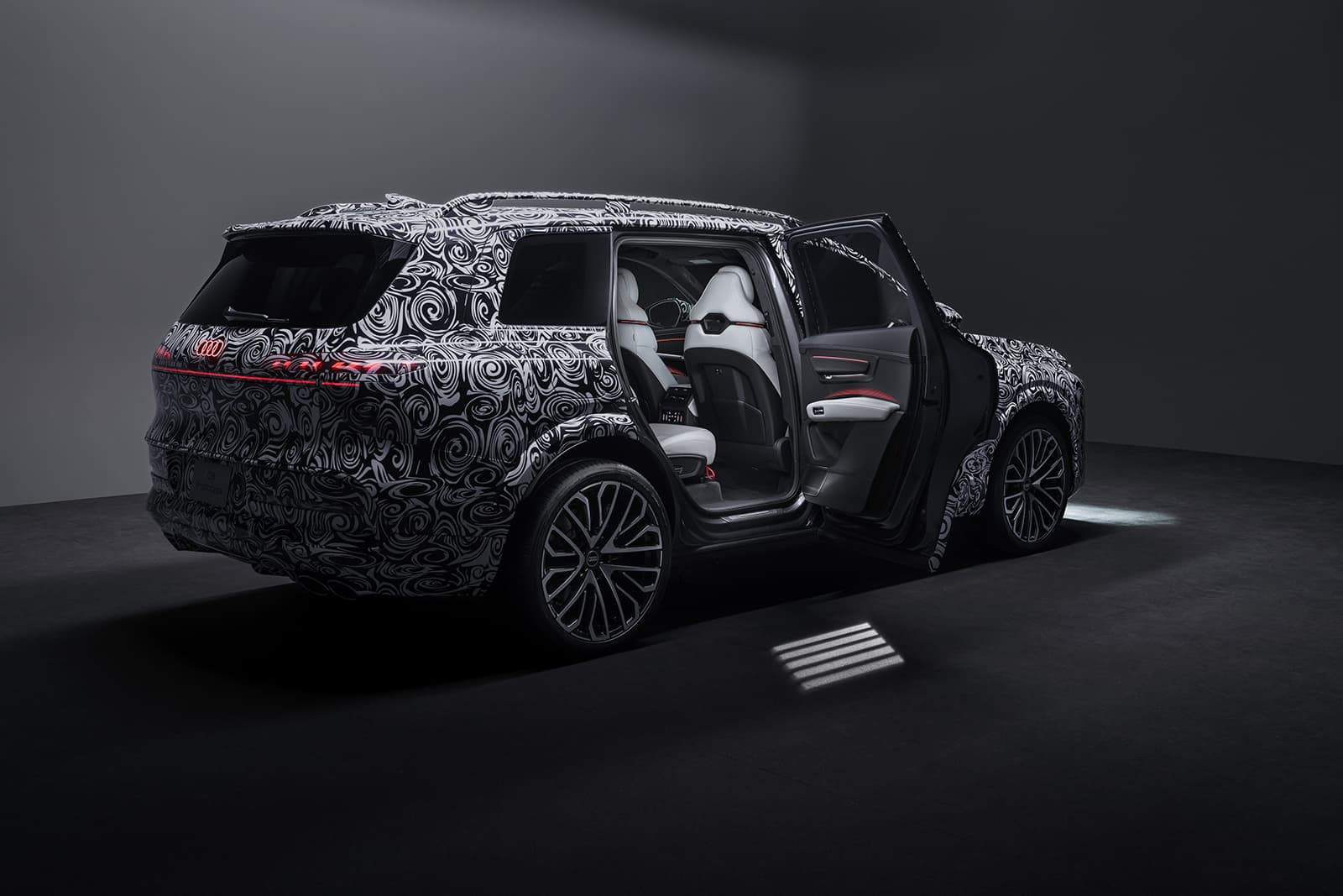 Новый Audi Q9: зачем Audi понадобился самый большой SUV в истории