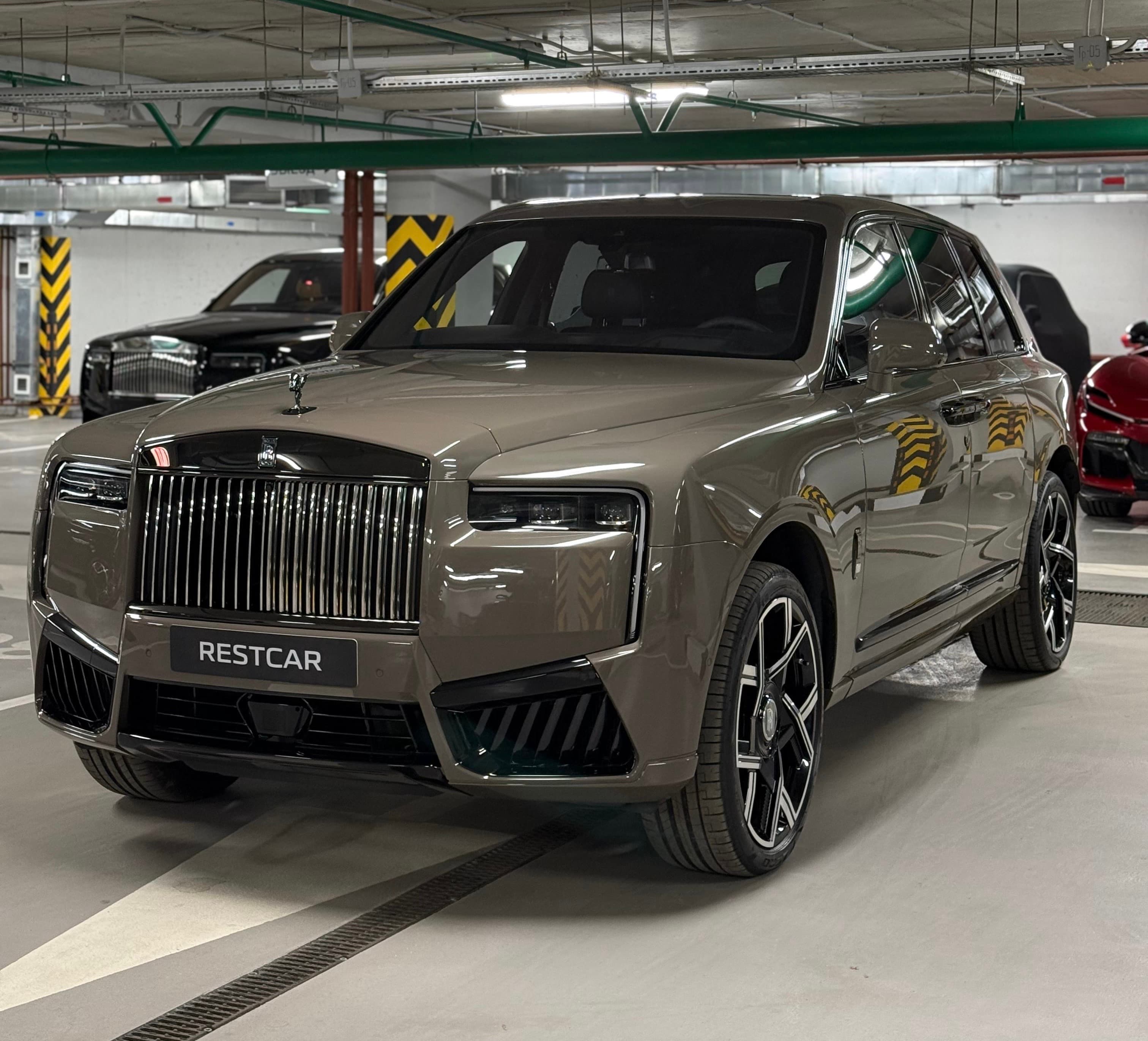 Rolls-Royce Cullinan Black Badge 2025