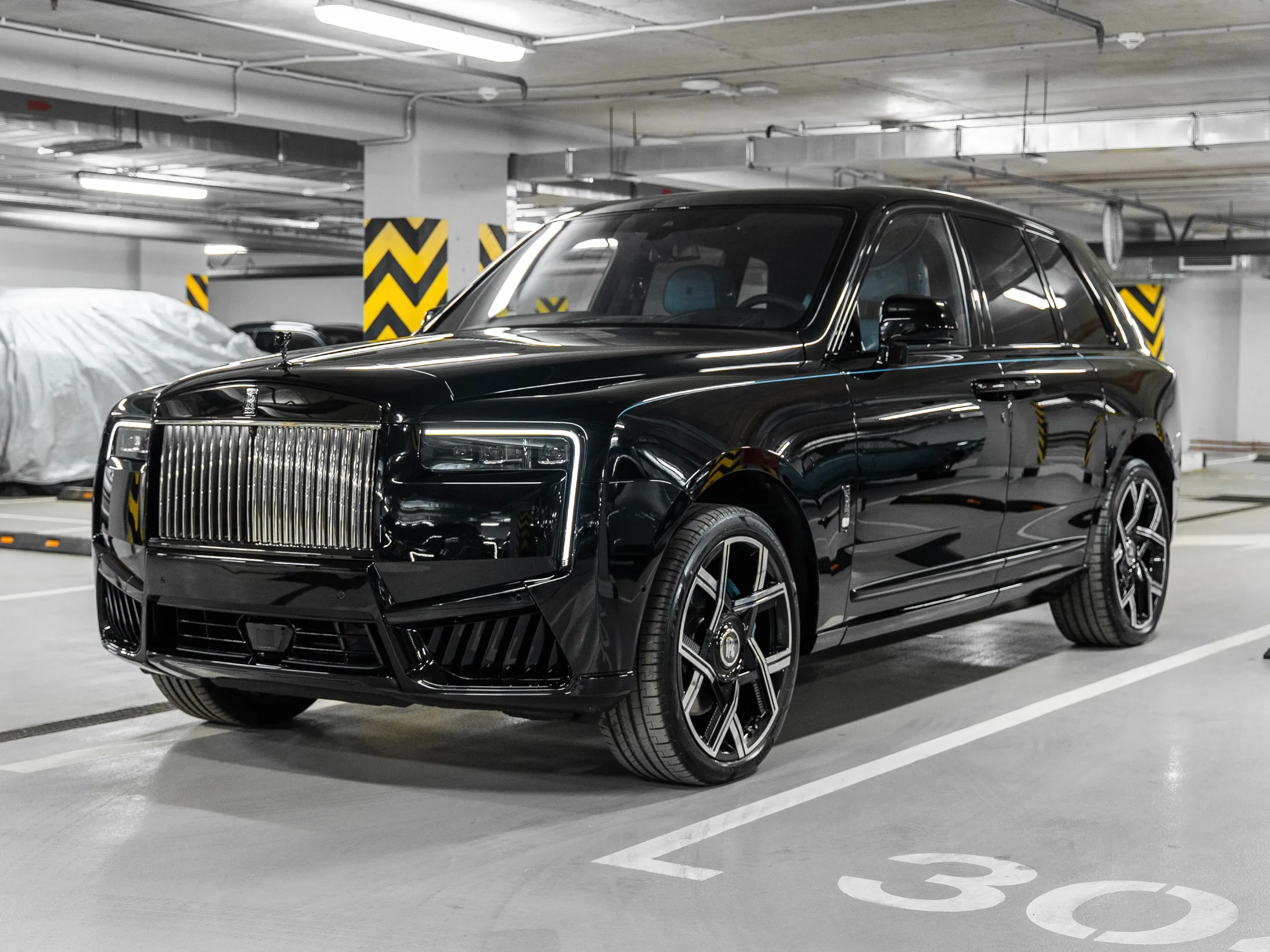 Rolls-Royce Cullinan Black Badge 2025