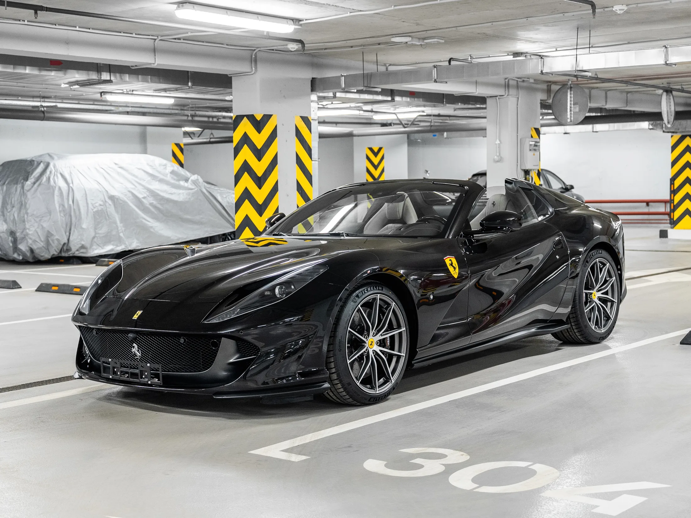 Ferrari 812 GTS 2024