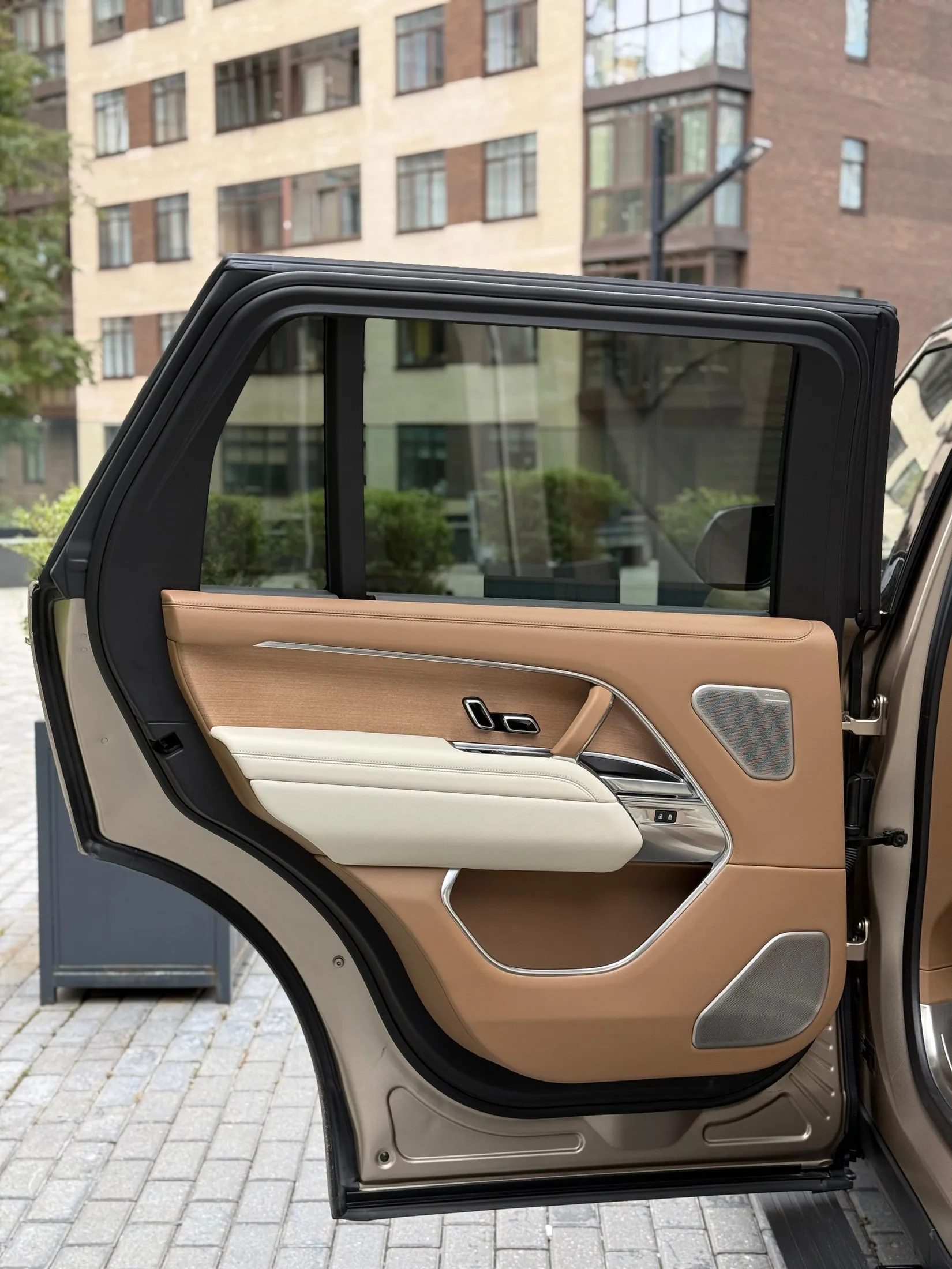 Range Rover P530 SV LONG 2024 - фото 12