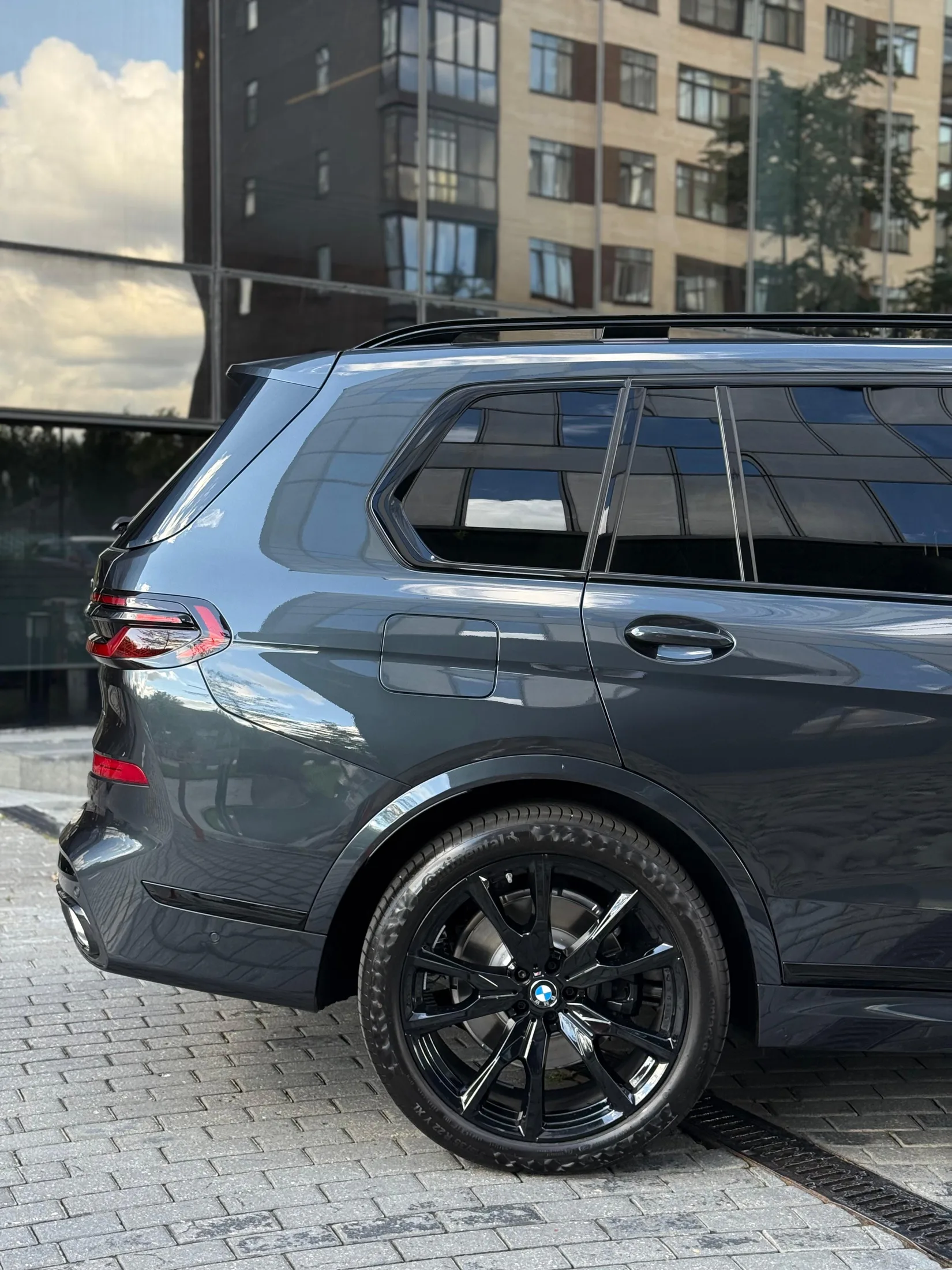 BMW X7 40d 2026 - фото 3