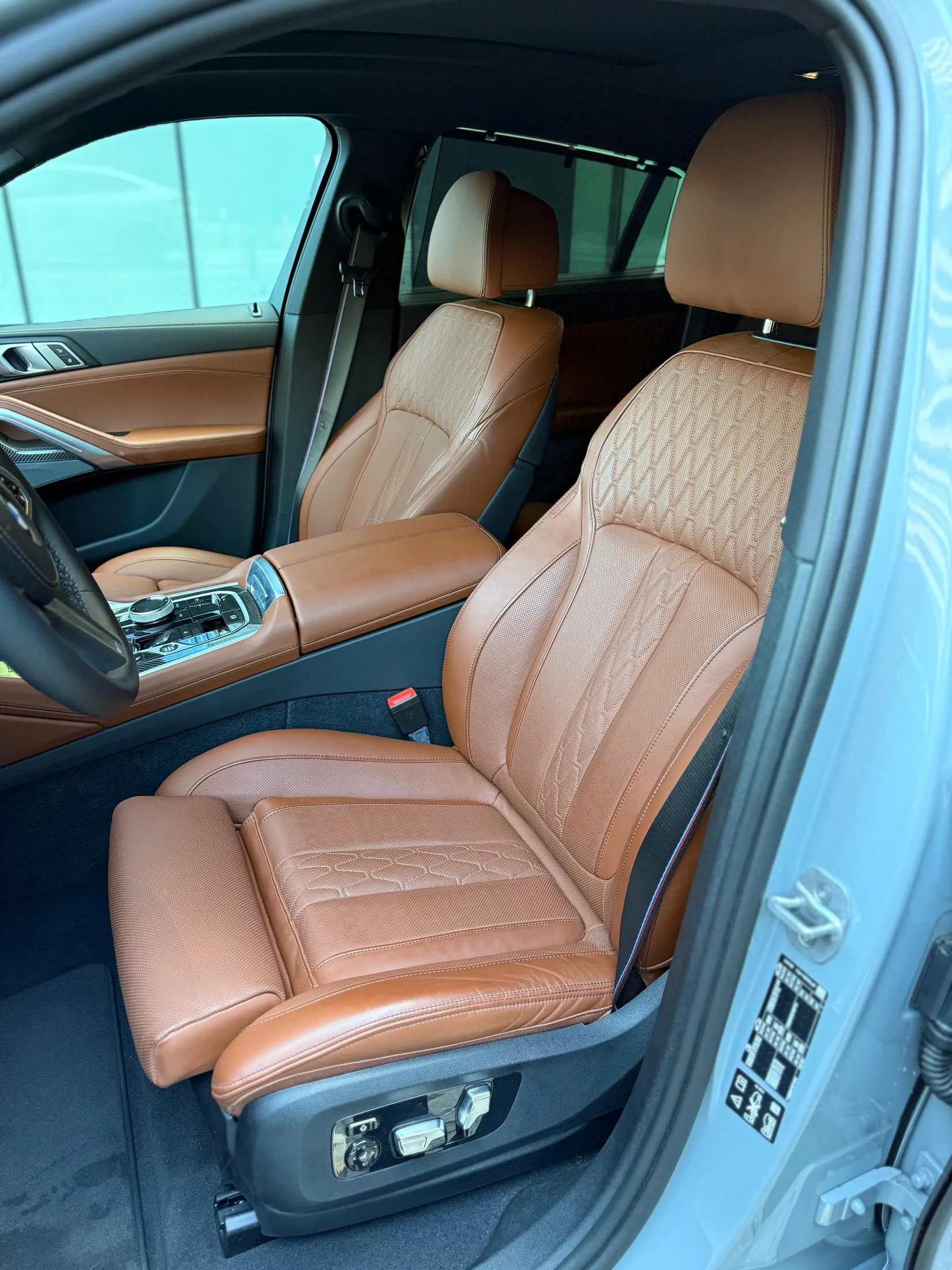 BMW X6 40d 2024 - фото 33
