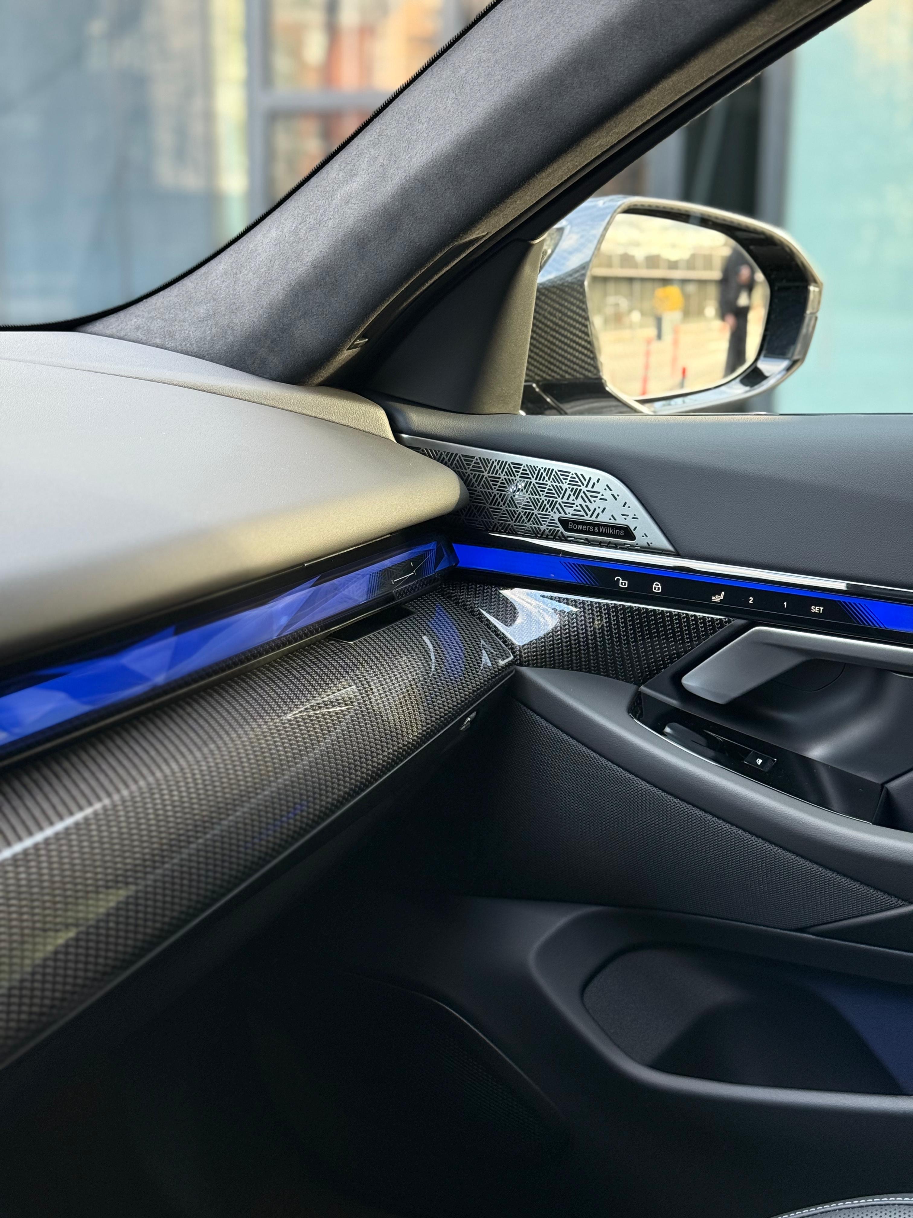 BMW M5 G90 2025 - фото 18