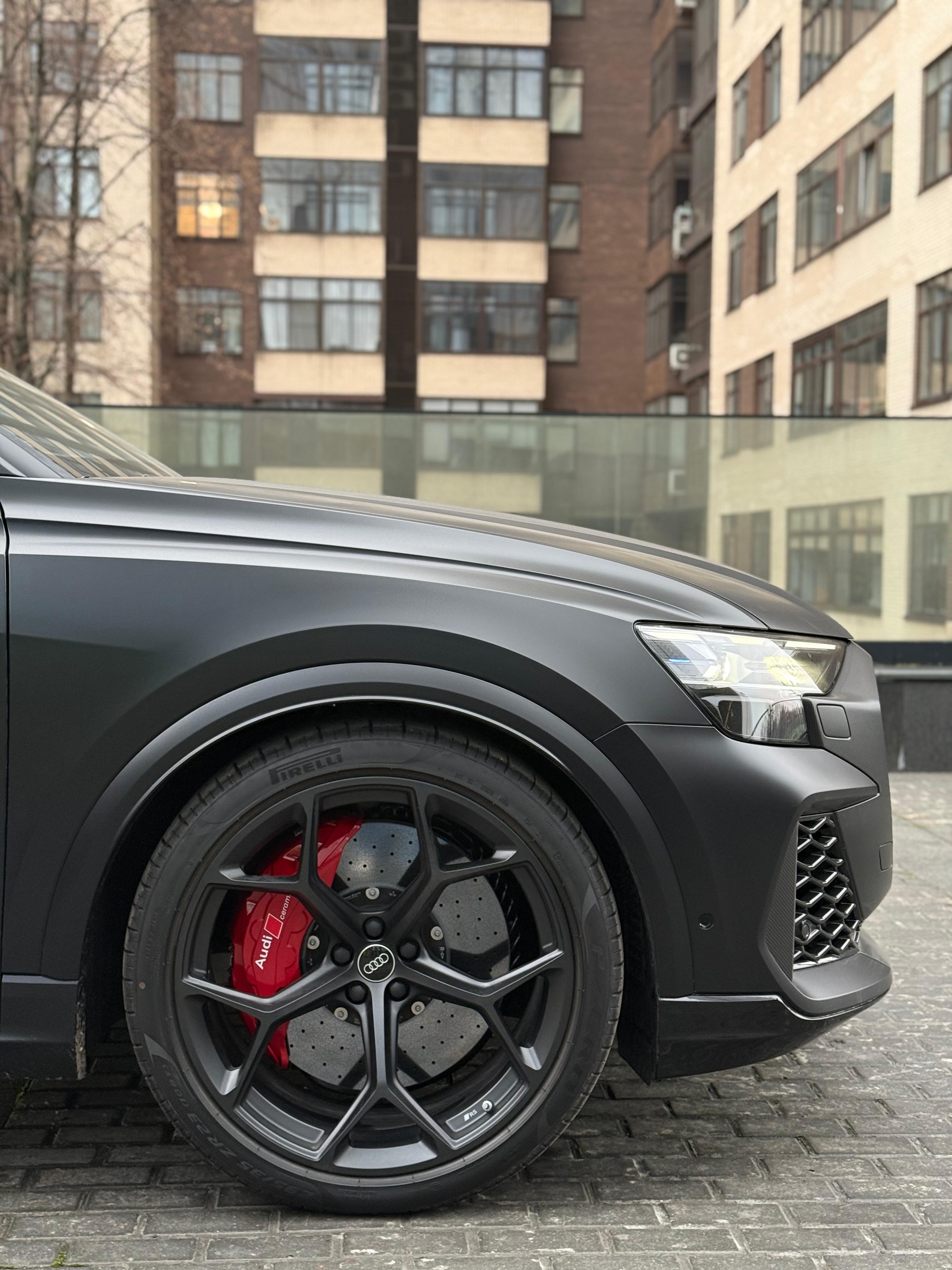 Audi RS Q8 2025 - фото 2