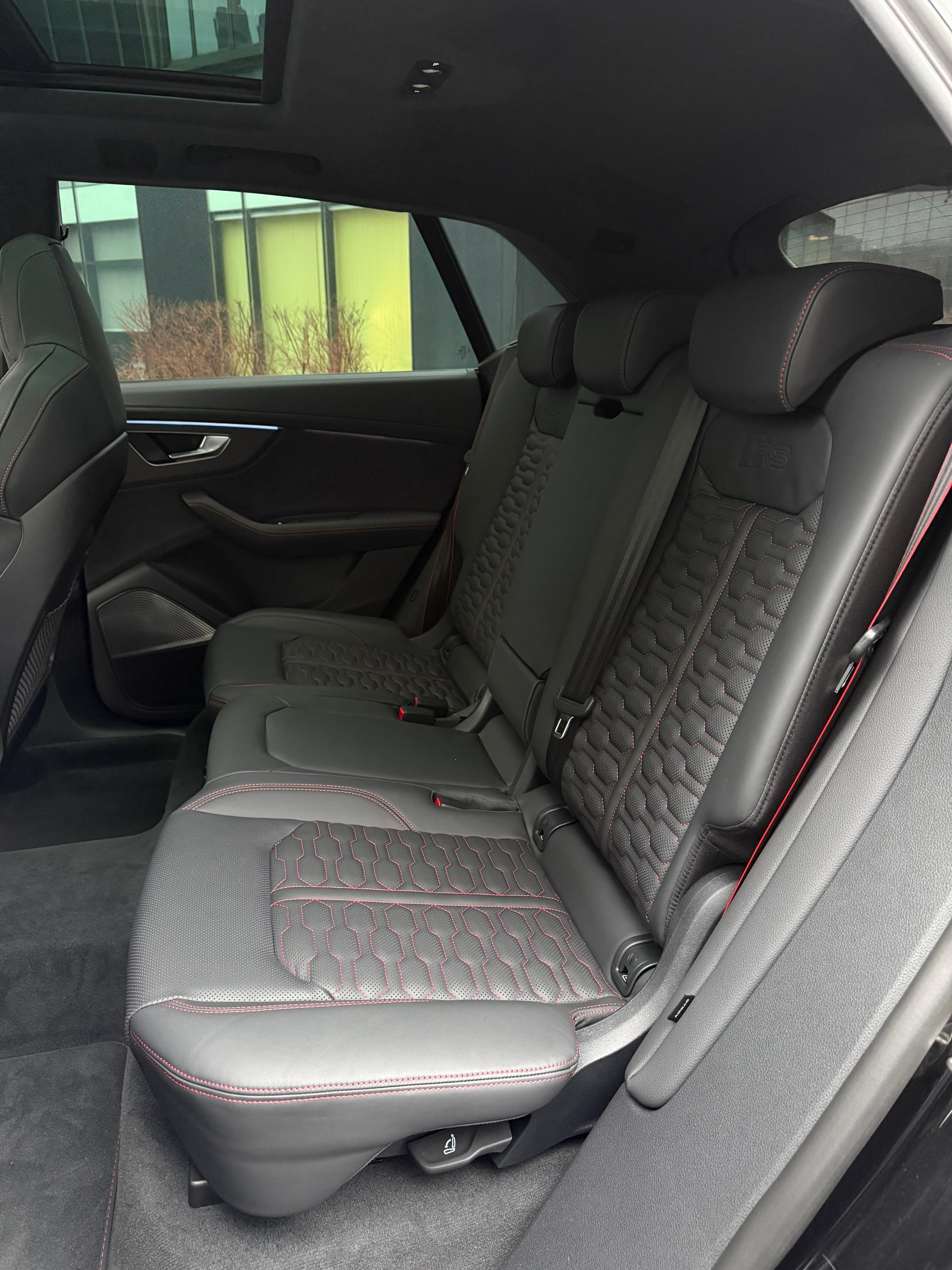 Audi RS Q8 2025 - фото 10