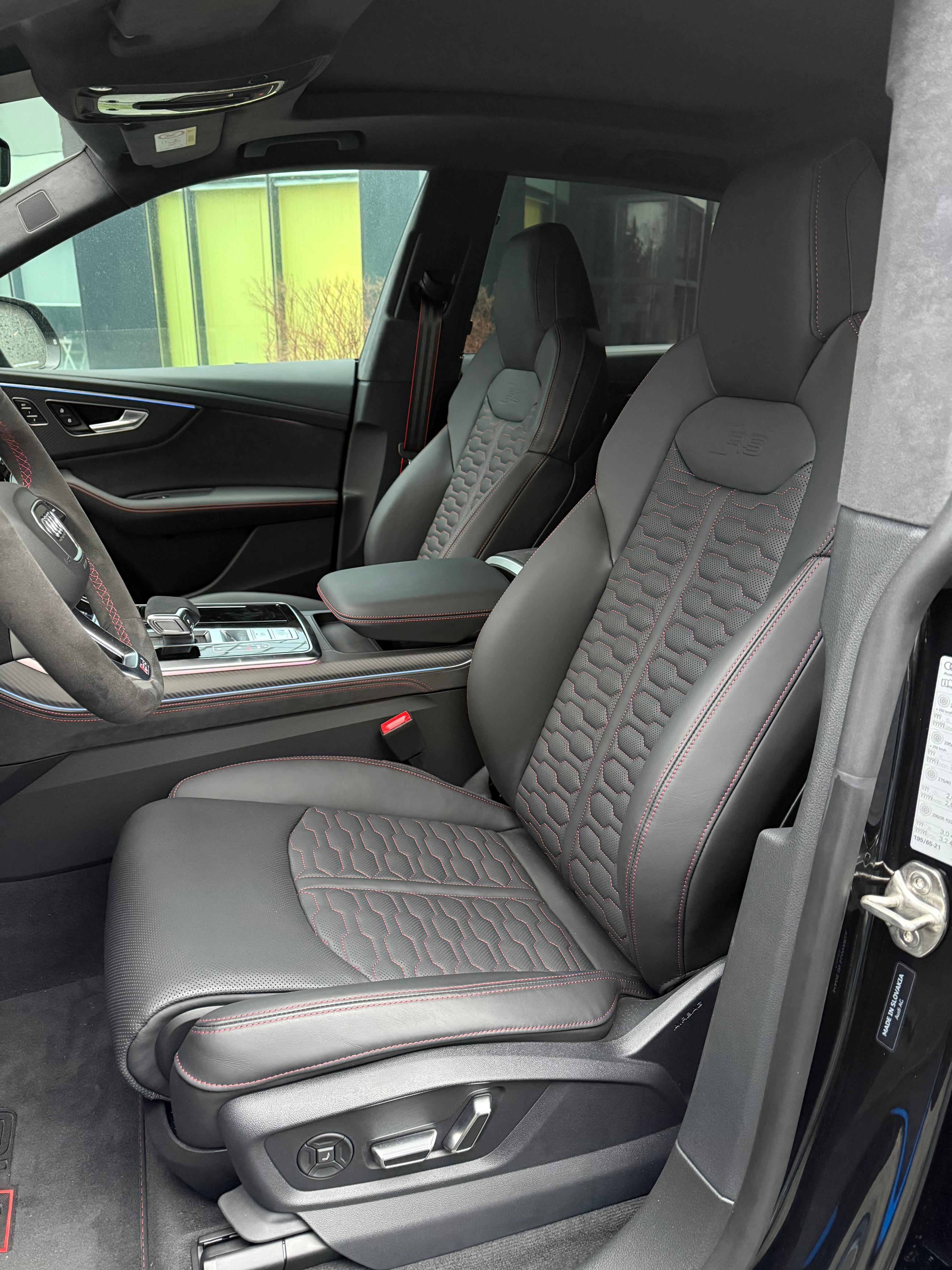 Audi RS Q8 2025 - фото 15