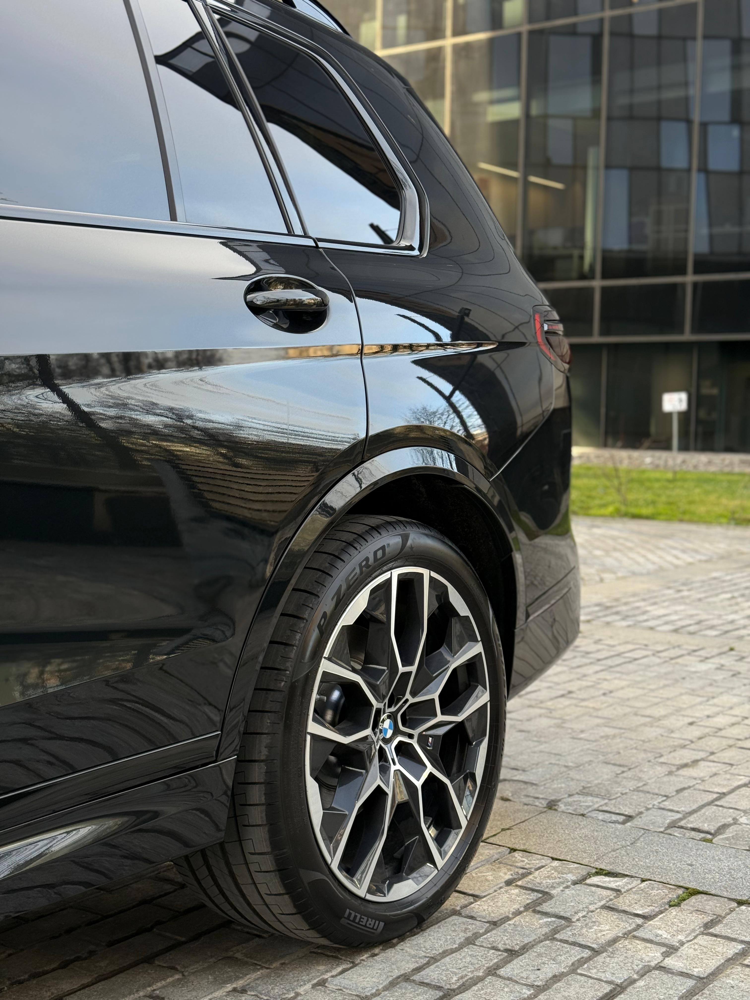 BMW X7 M60i 2025 - фото 9