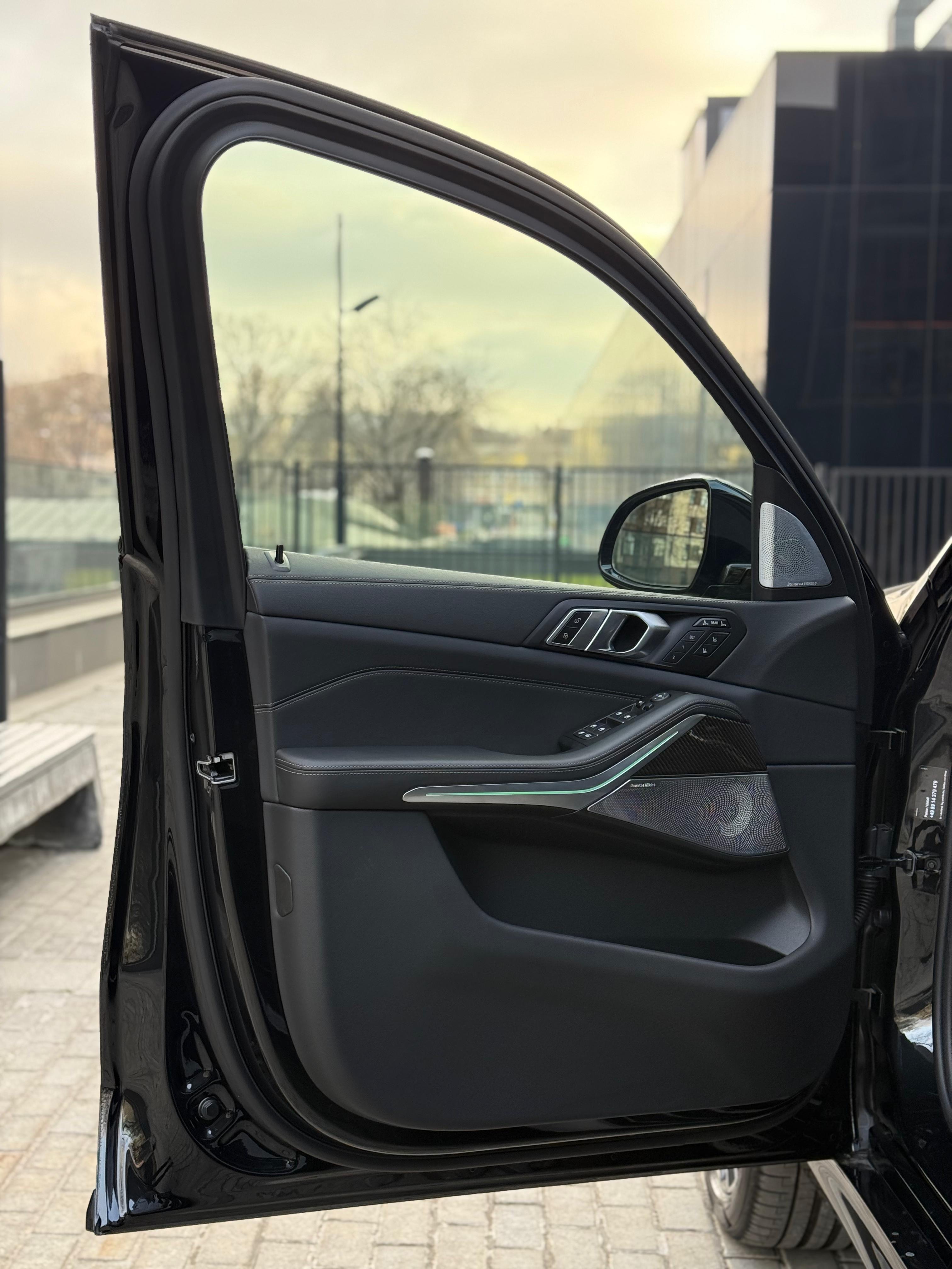 BMW X7 M60i 2025 - фото 17