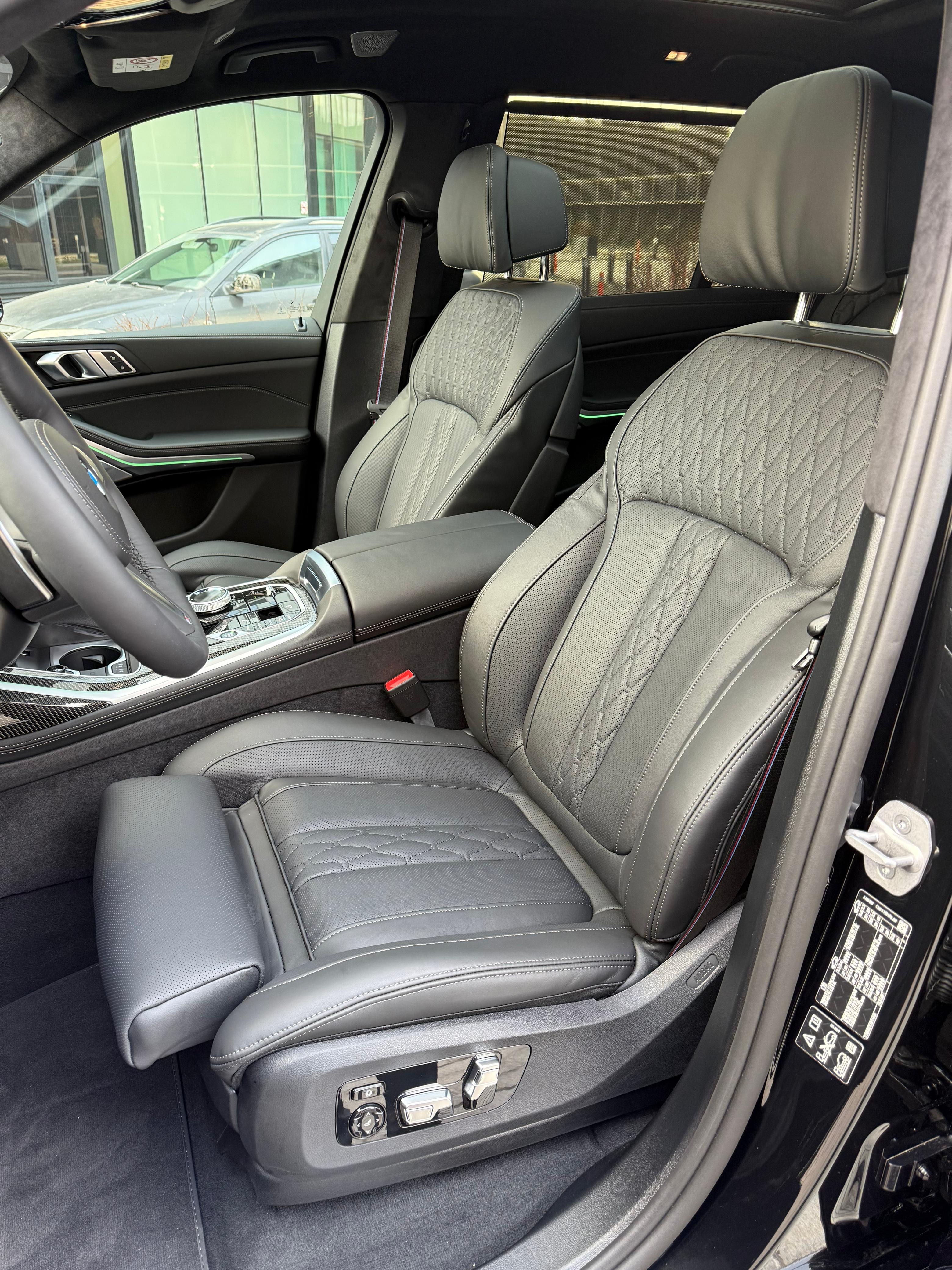BMW X7 40d 2026 - фото 21