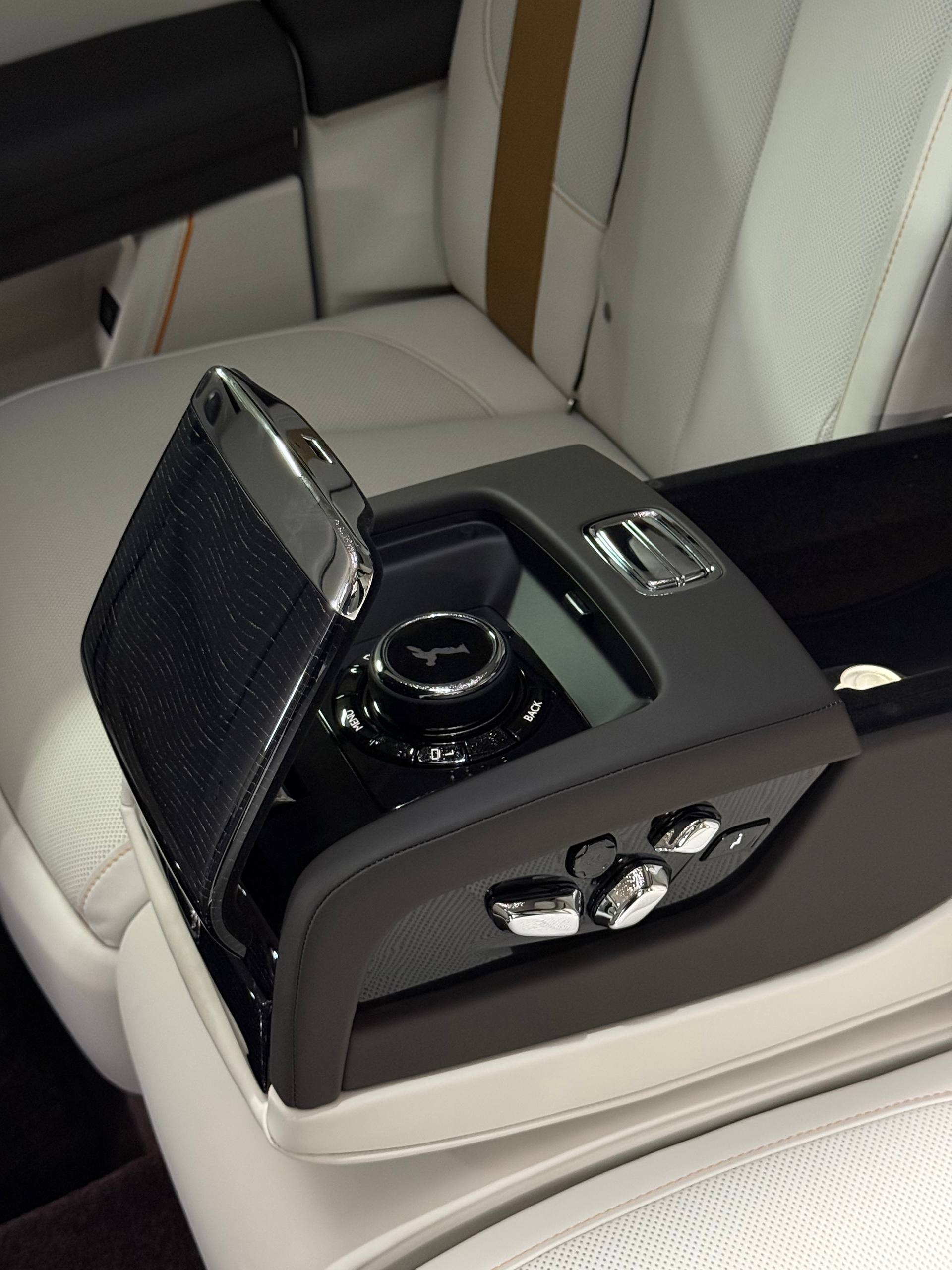 Rolls-Royce Ghost 2026 - фото 22