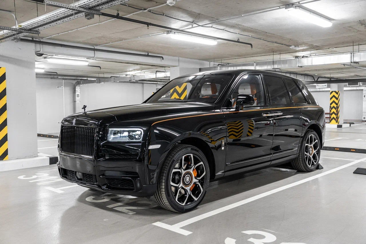Rolls-Royce Cullinan Black Badge 2023