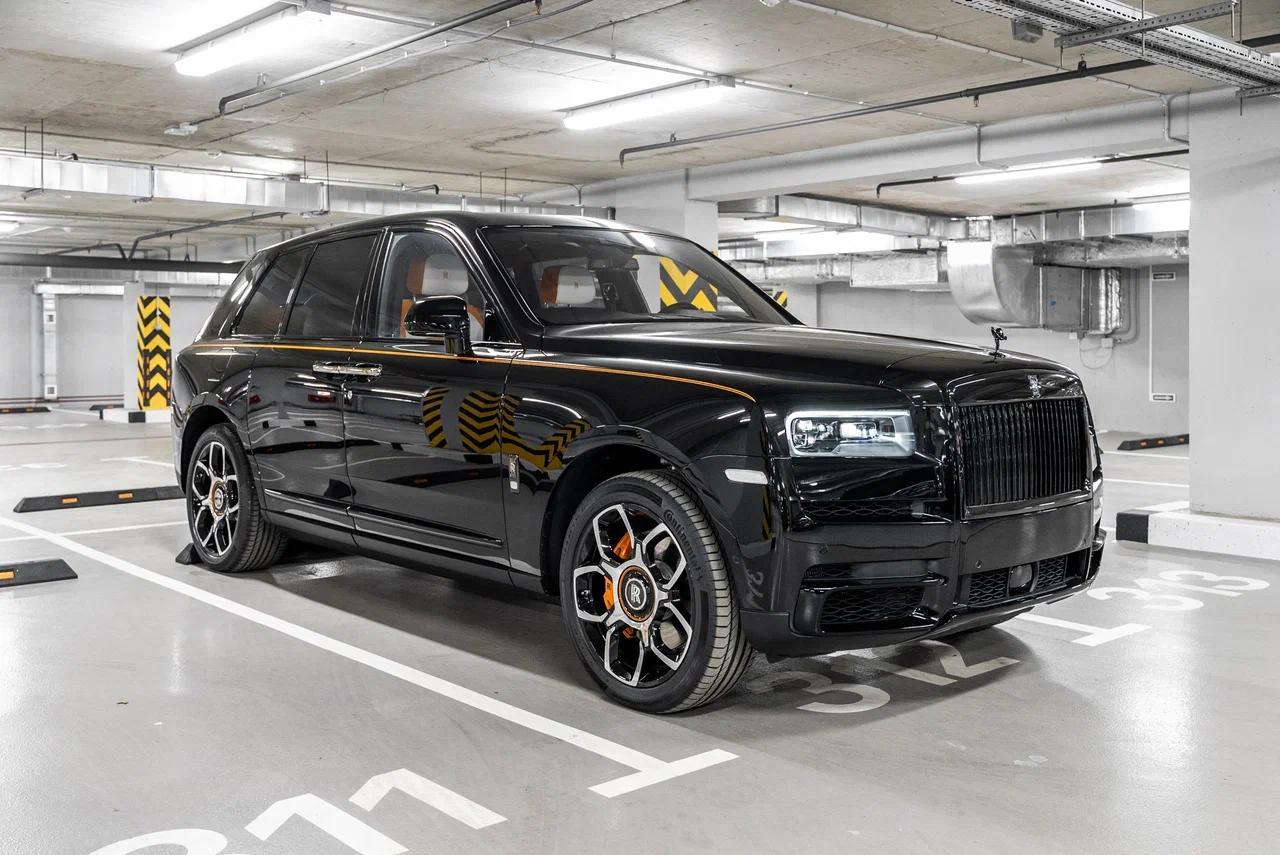 Rolls-Royce Cullinan Black Badge 2023 - фото 3