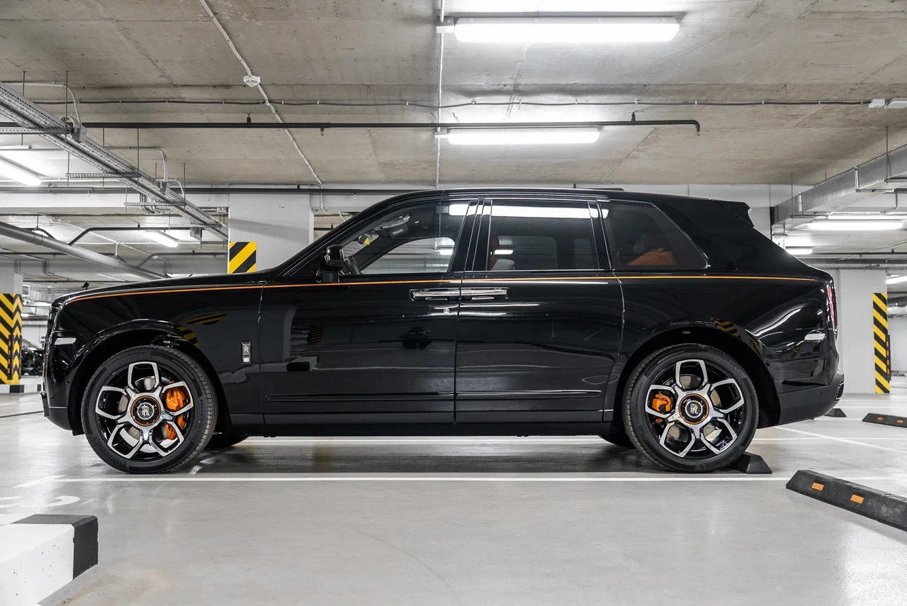 Rolls-Royce Cullinan Black Badge 2023 - фото 5