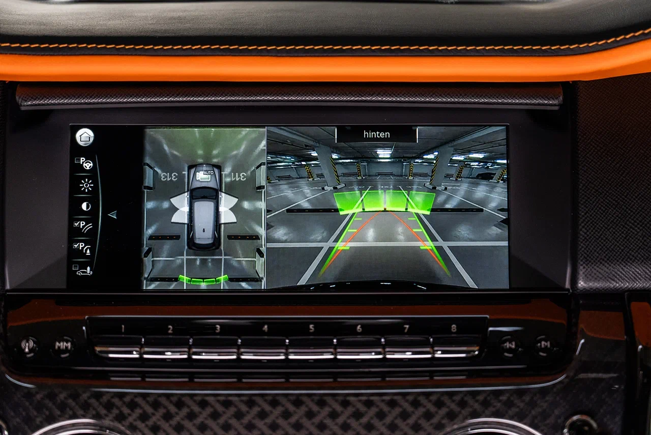 Rolls-Royce Cullinan Black Badge 2023 - фото 32