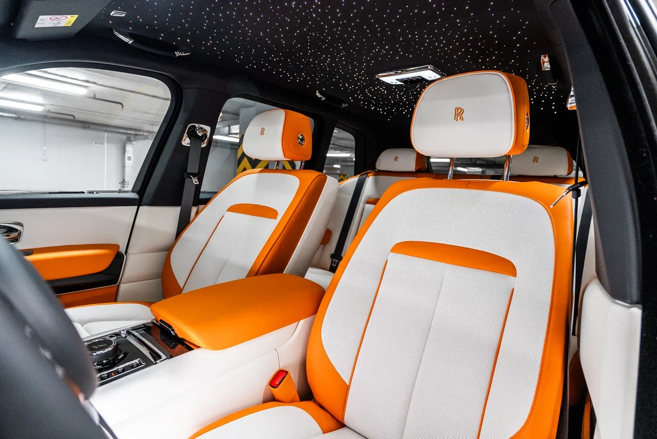 Rolls-Royce Cullinan Black Badge 2023 - фото 34