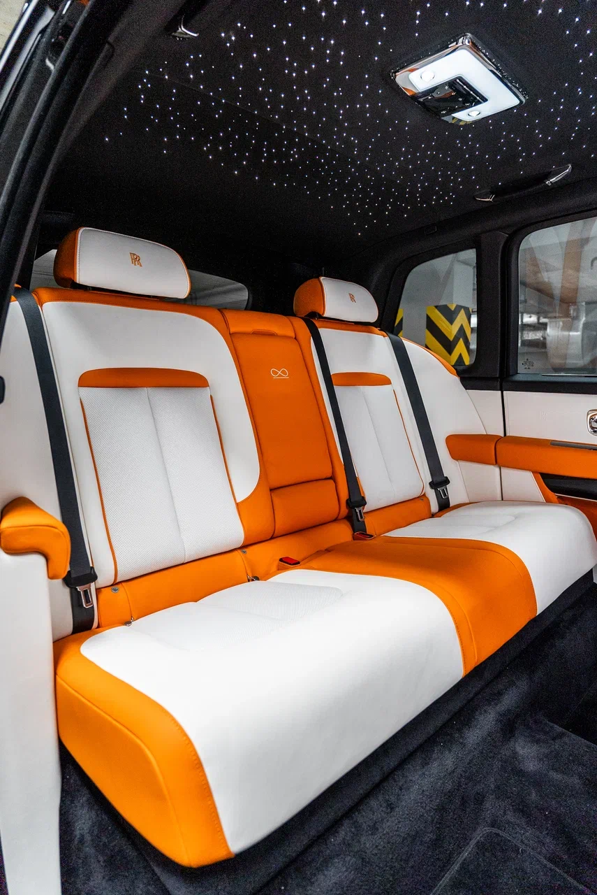 Rolls-Royce Cullinan Black Badge 2023 - фото 36