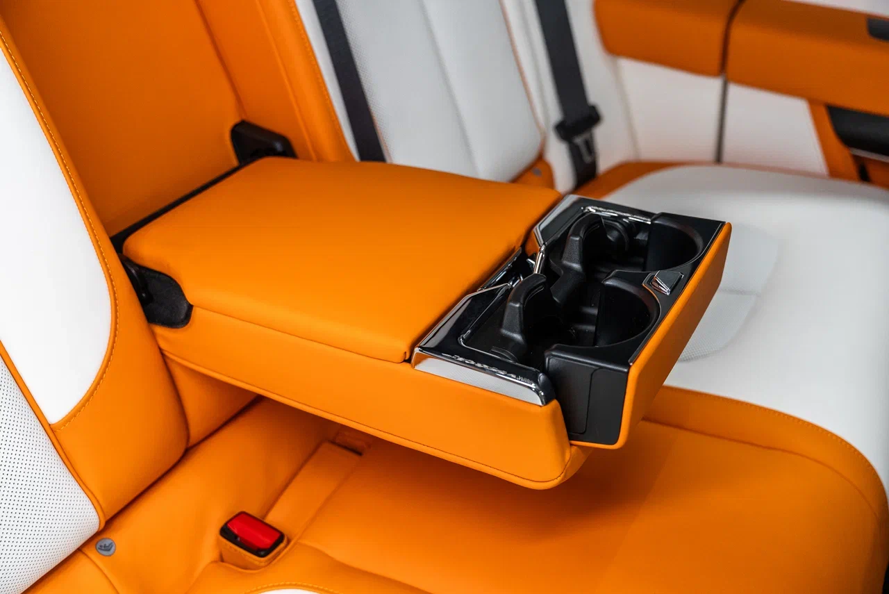 Rolls-Royce Cullinan Black Badge 2023 - фото 38