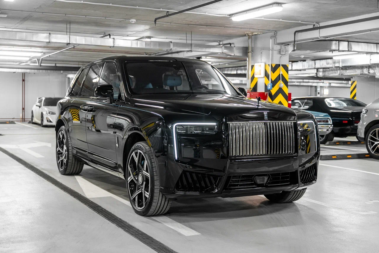Rolls-Royce Cullinan Black Badge 2025 - фото 3