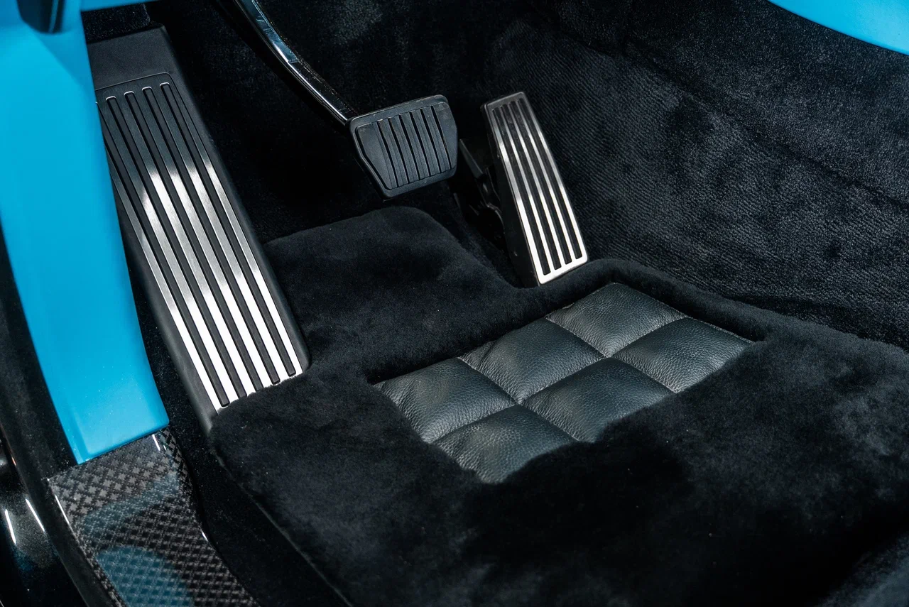 Rolls-Royce Cullinan Black Badge 2025 - фото 15