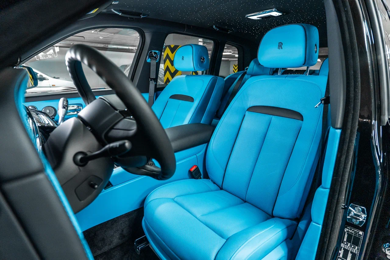 Rolls-Royce Cullinan Black Badge 2025 - фото 20