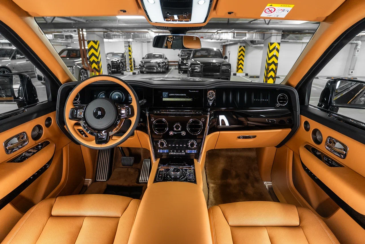 Rolls-Royce Cullinan Silver Badge 2022 - фото 19