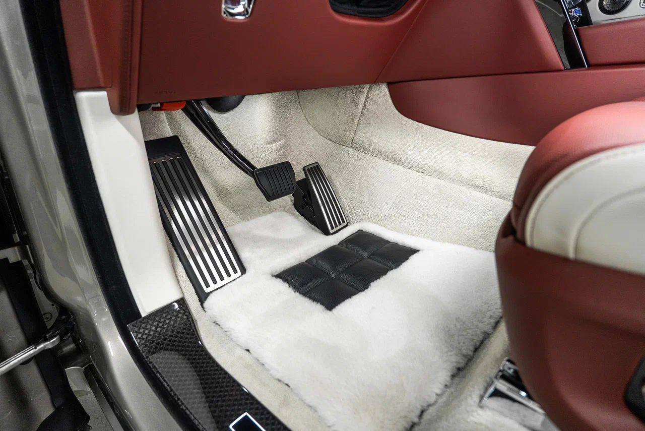 Rolls-Royce Cullinan Black Badge 2026 - фото 20