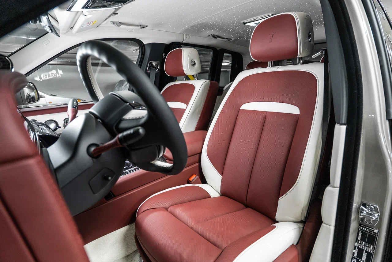 Rolls-Royce Cullinan Black Badge 2026 - фото 22