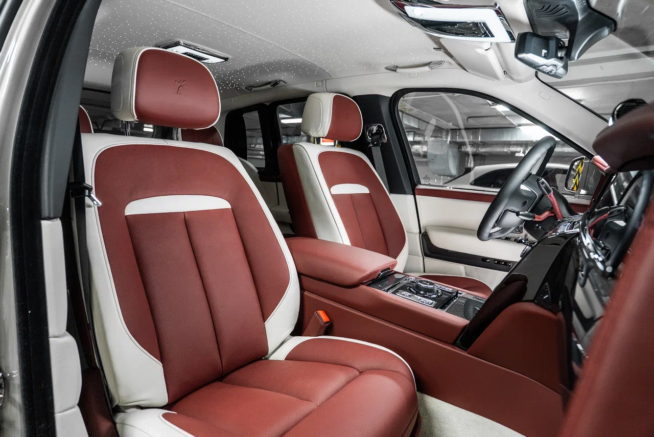 Rolls-Royce Cullinan Black Badge 2026 - фото 23