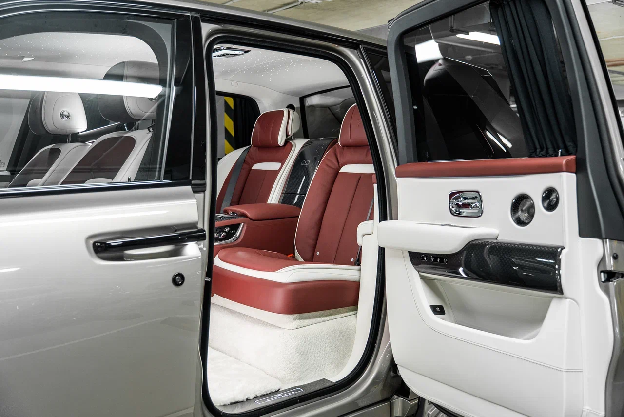Rolls-Royce Cullinan Black Badge 2026 - фото 26