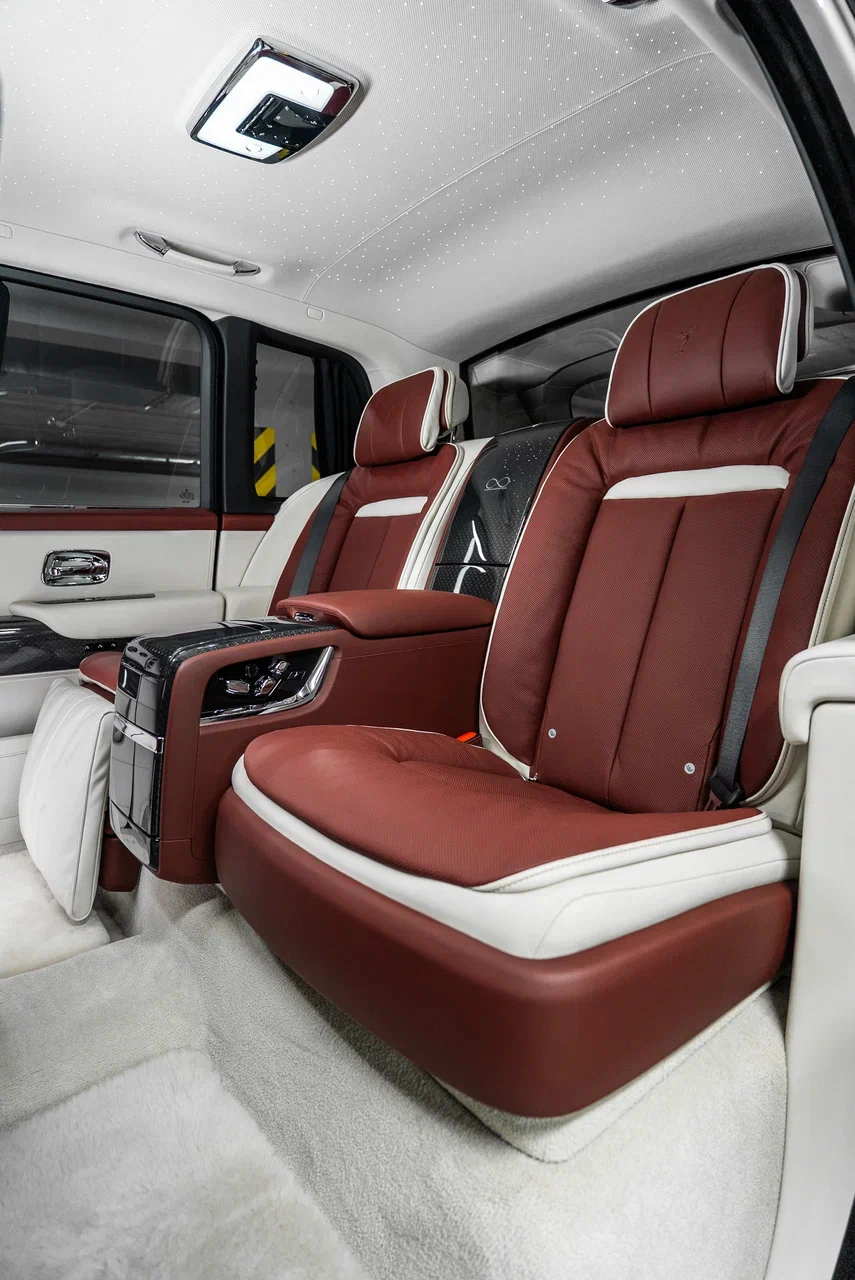 Rolls-Royce Cullinan Black Badge 2026 - фото 28