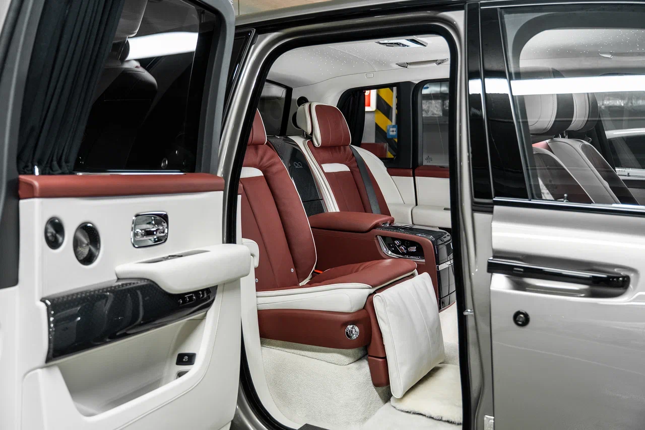 Rolls-Royce Cullinan Black Badge 2026 - фото 30
