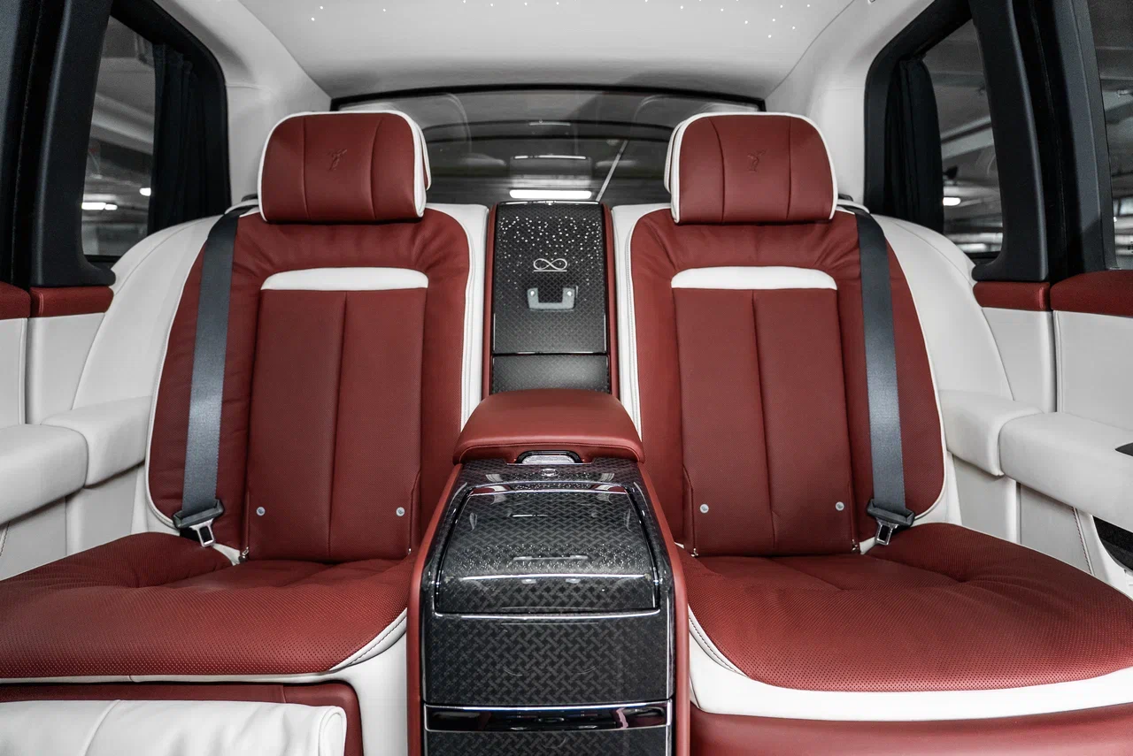 Rolls-Royce Cullinan Black Badge 2026 - фото 37