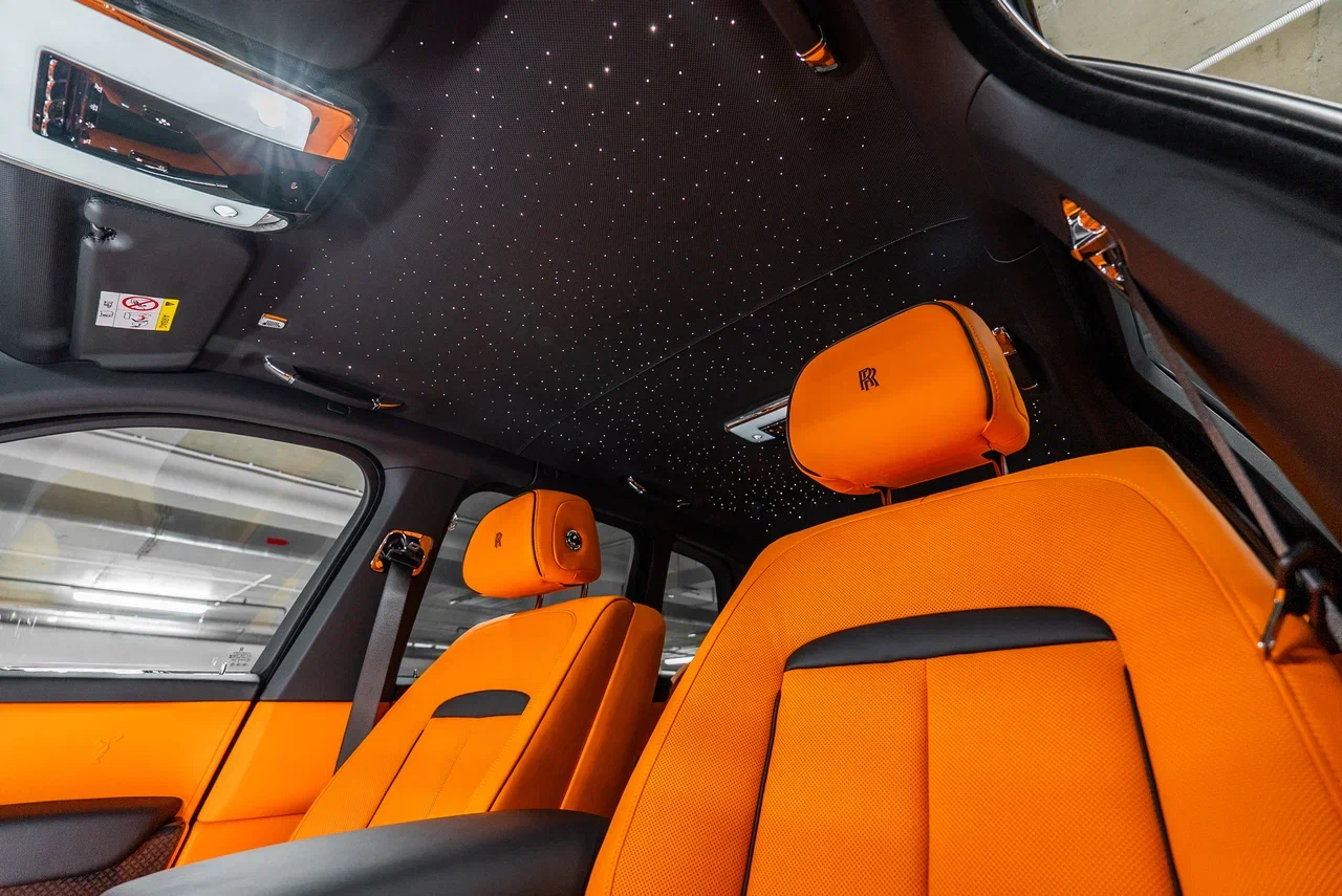 Rolls-Royce Cullinan Black Badge 2025 - фото 19