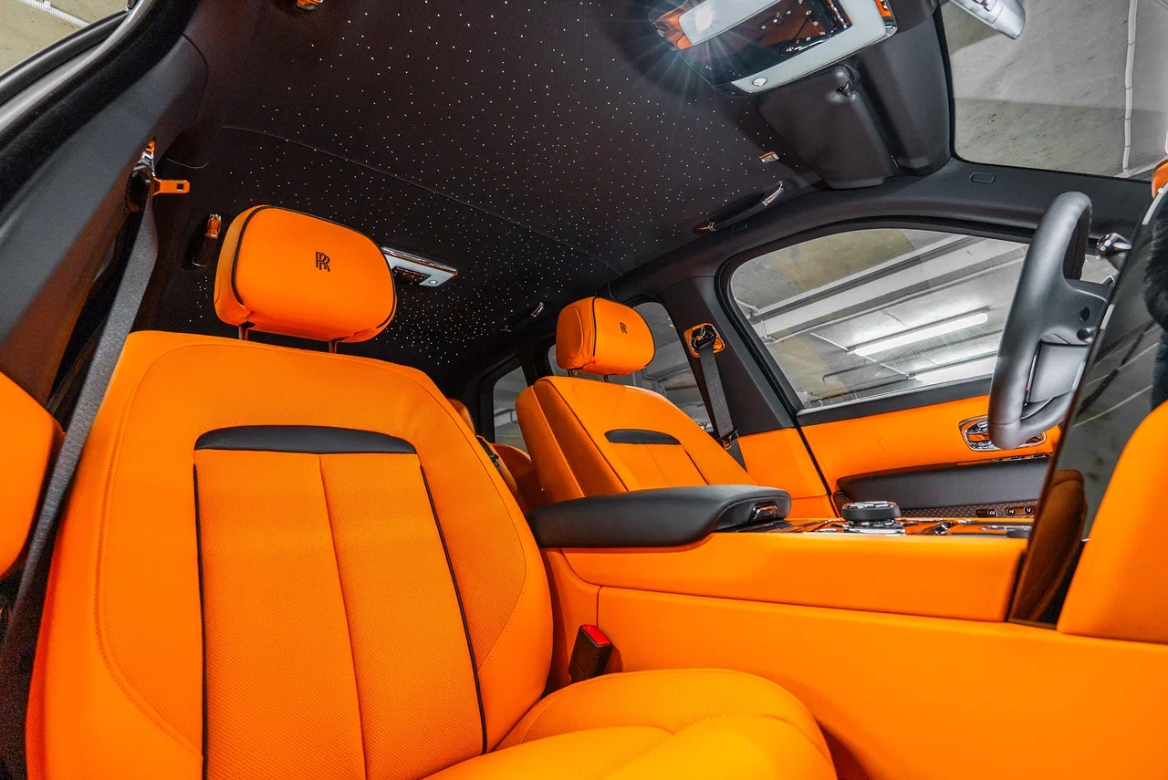 Rolls-Royce Cullinan Black Badge 2025 - фото 21