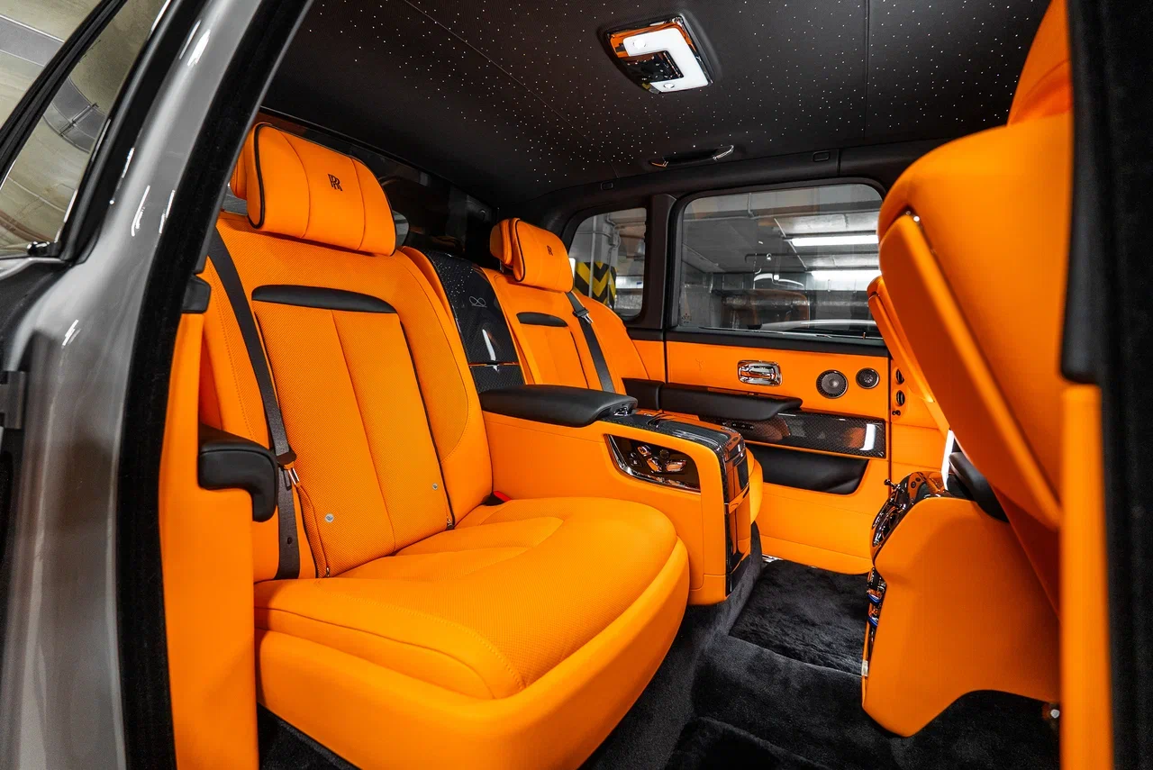 Rolls-Royce Cullinan Black Badge 2025 - фото 34
