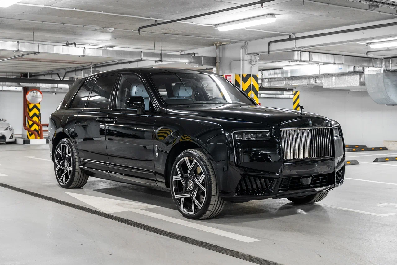 Rolls-Royce Cullinan Black Badge 2025 - фото 3