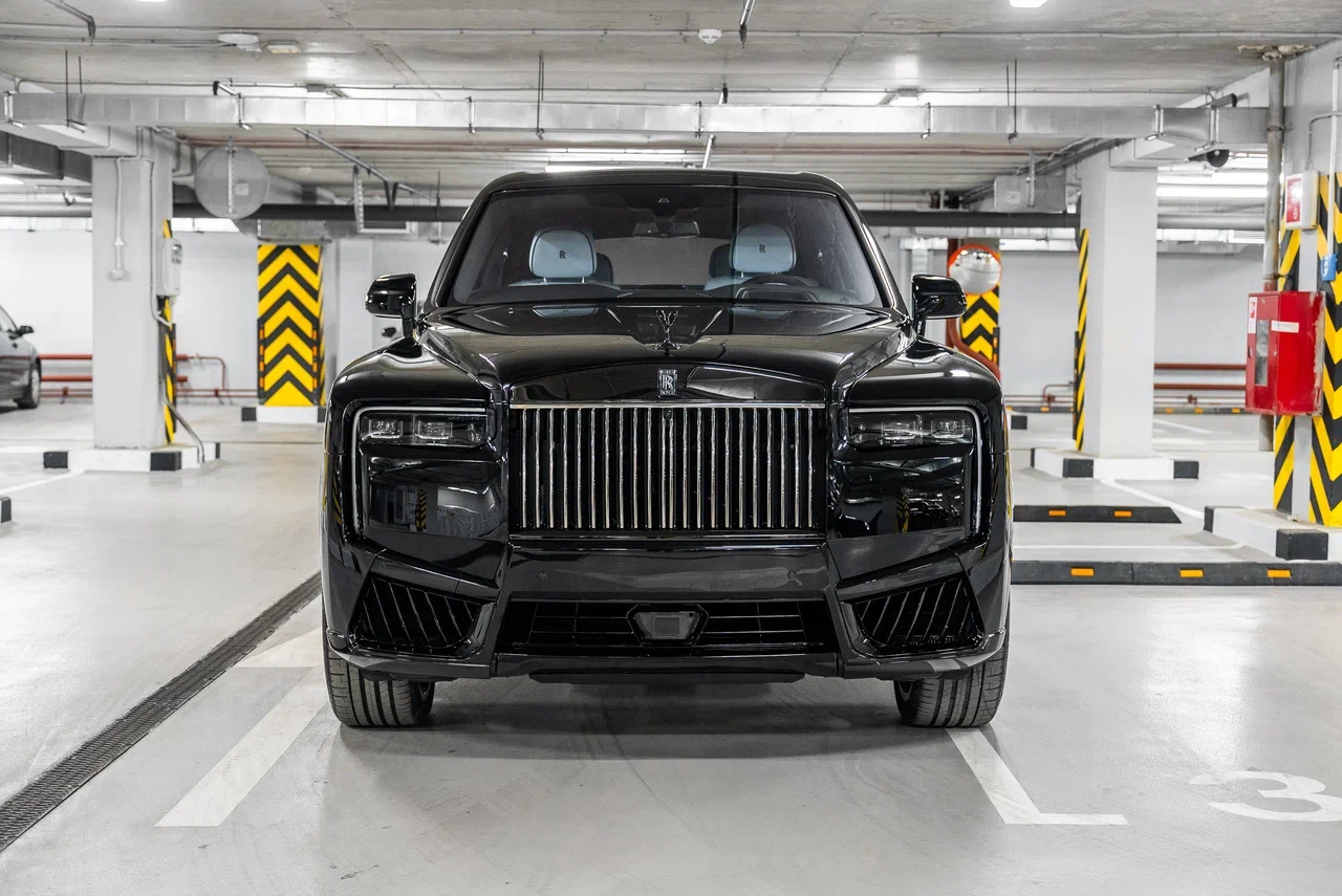 Rolls-Royce Cullinan Black Badge 2025 - фото 4